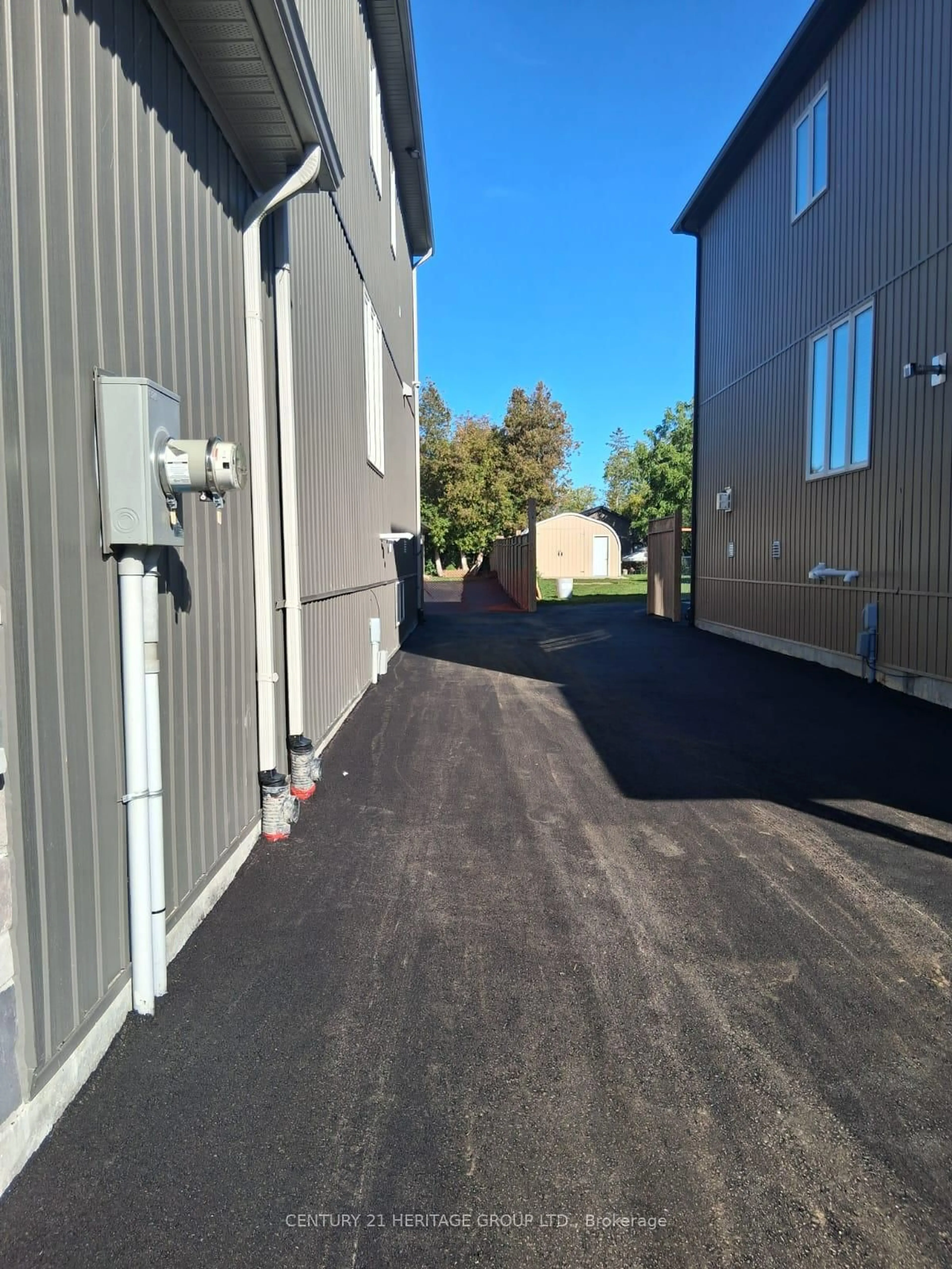 Unknown for 807A Montsell Ave, Georgina Ontario L0E 1S0