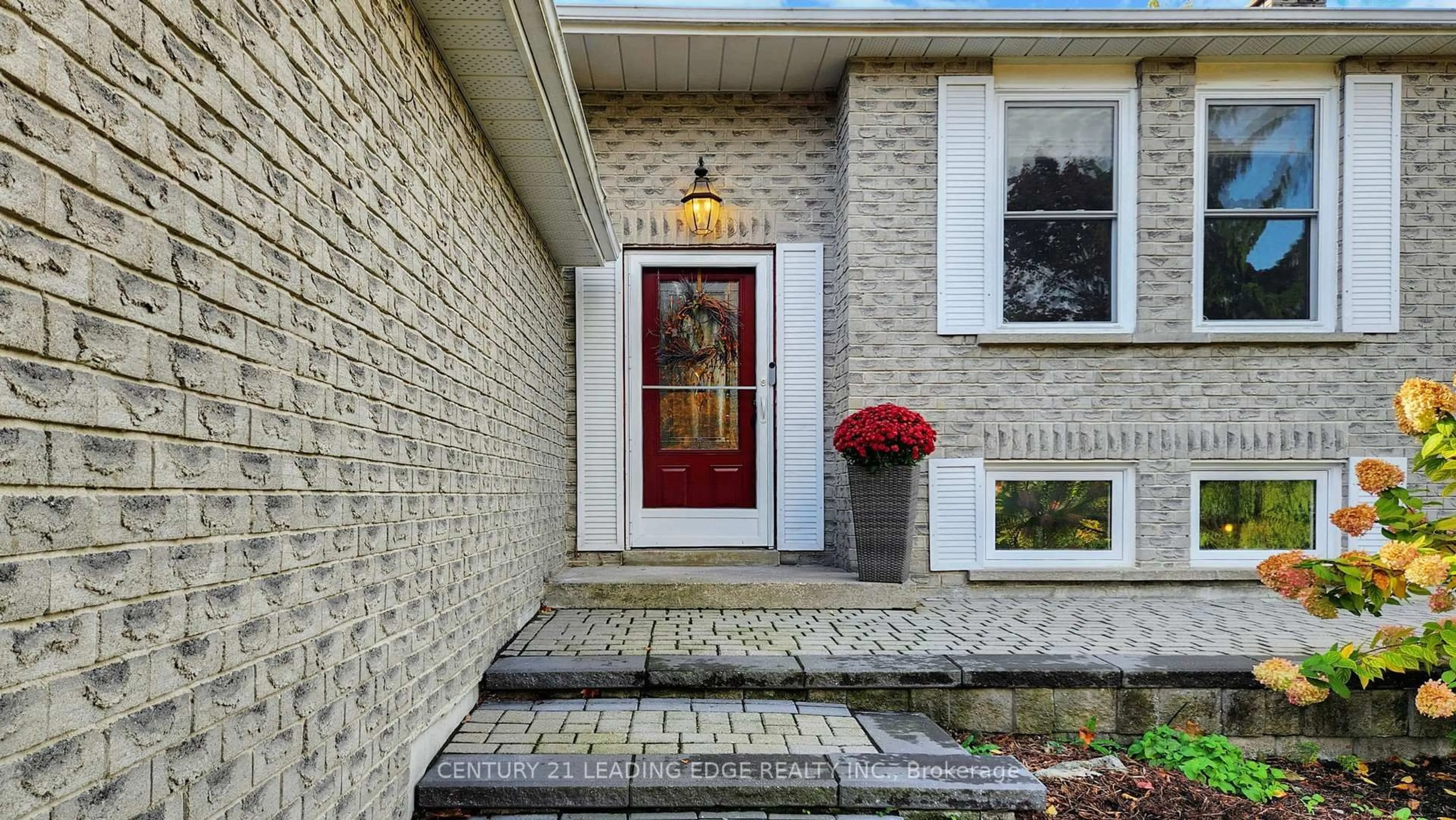 Unknown for 28 Stonehill Blvd, East Gwillimbury Ontario L9N 1E3
