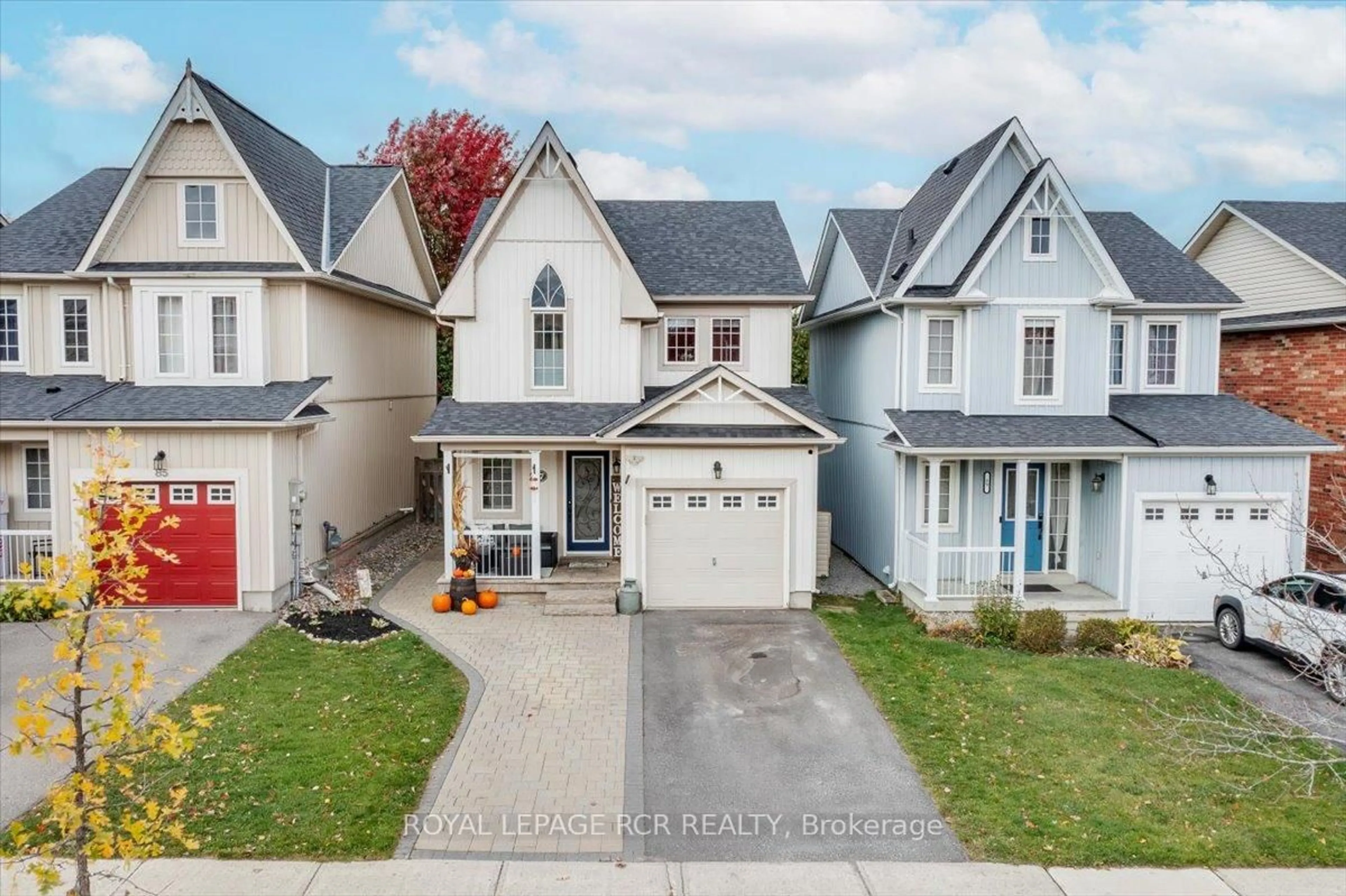 A pic from outside/outdoor area/front of a property/back of a property/a pic from drone, street for 87 Margaret Graham Cres, East Gwillimbury Ontario L0G 1M0