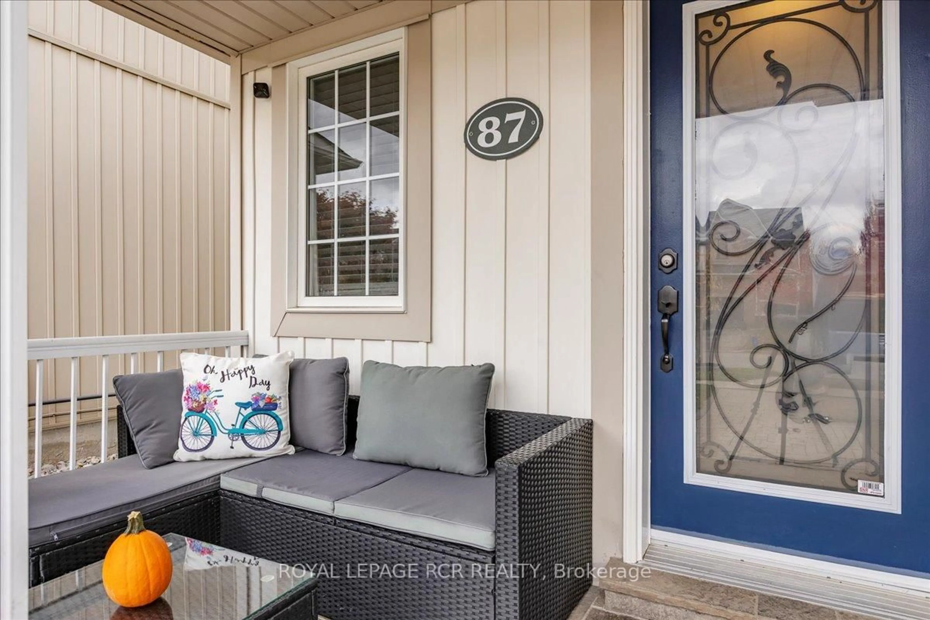 Indoor entryway for 87 Margaret Graham Cres, East Gwillimbury Ontario L0G 1M0