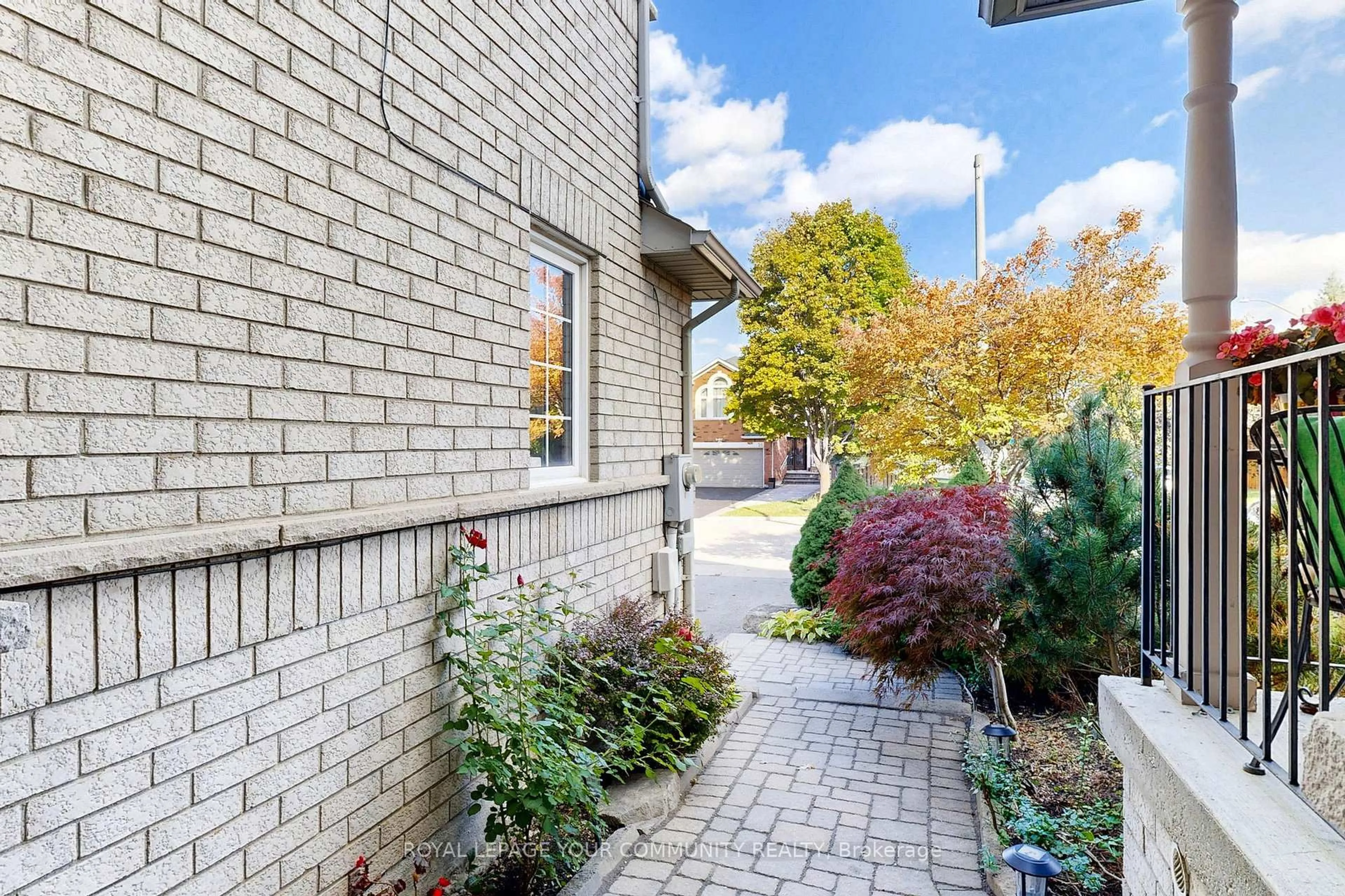 Home with brick exterior material, street for 29 Peninsula Cres, Richmond Hill Ontario L4S 1V1