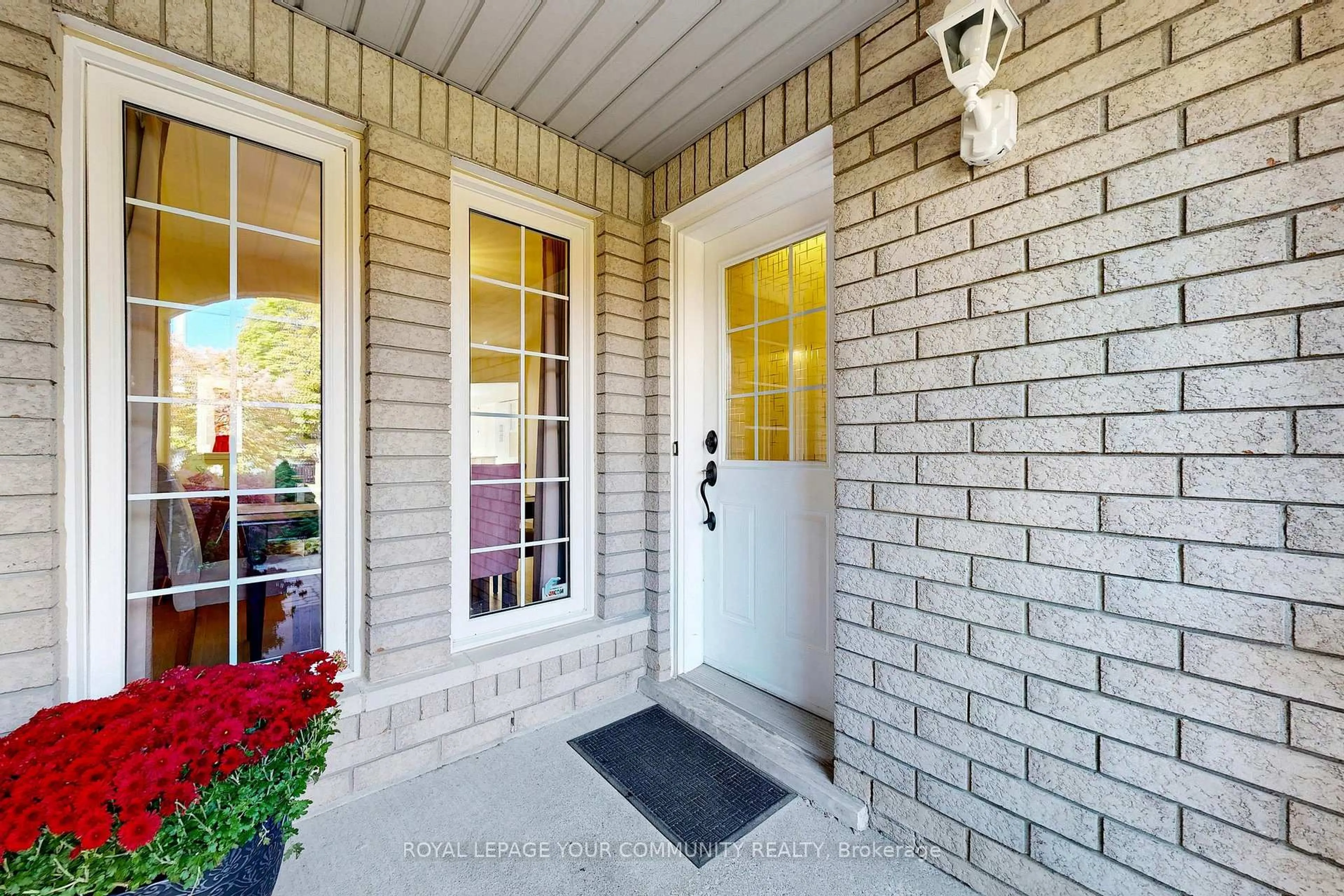 Indoor entryway for 29 Peninsula Cres, Richmond Hill Ontario L4S 1V1