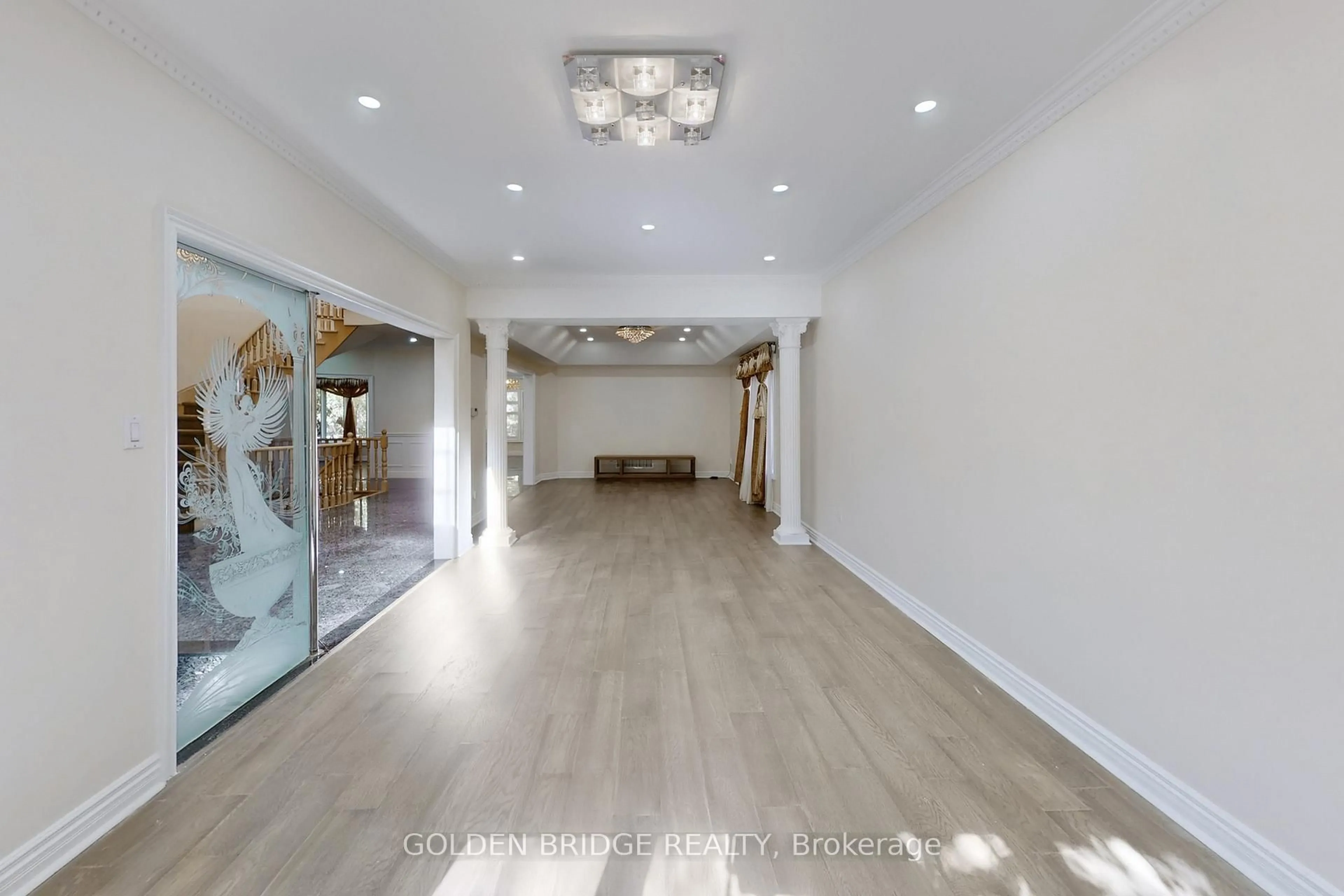 Indoor foyer for 57 Cassandra Cres, Richmond Hill Ontario L4B 4A1