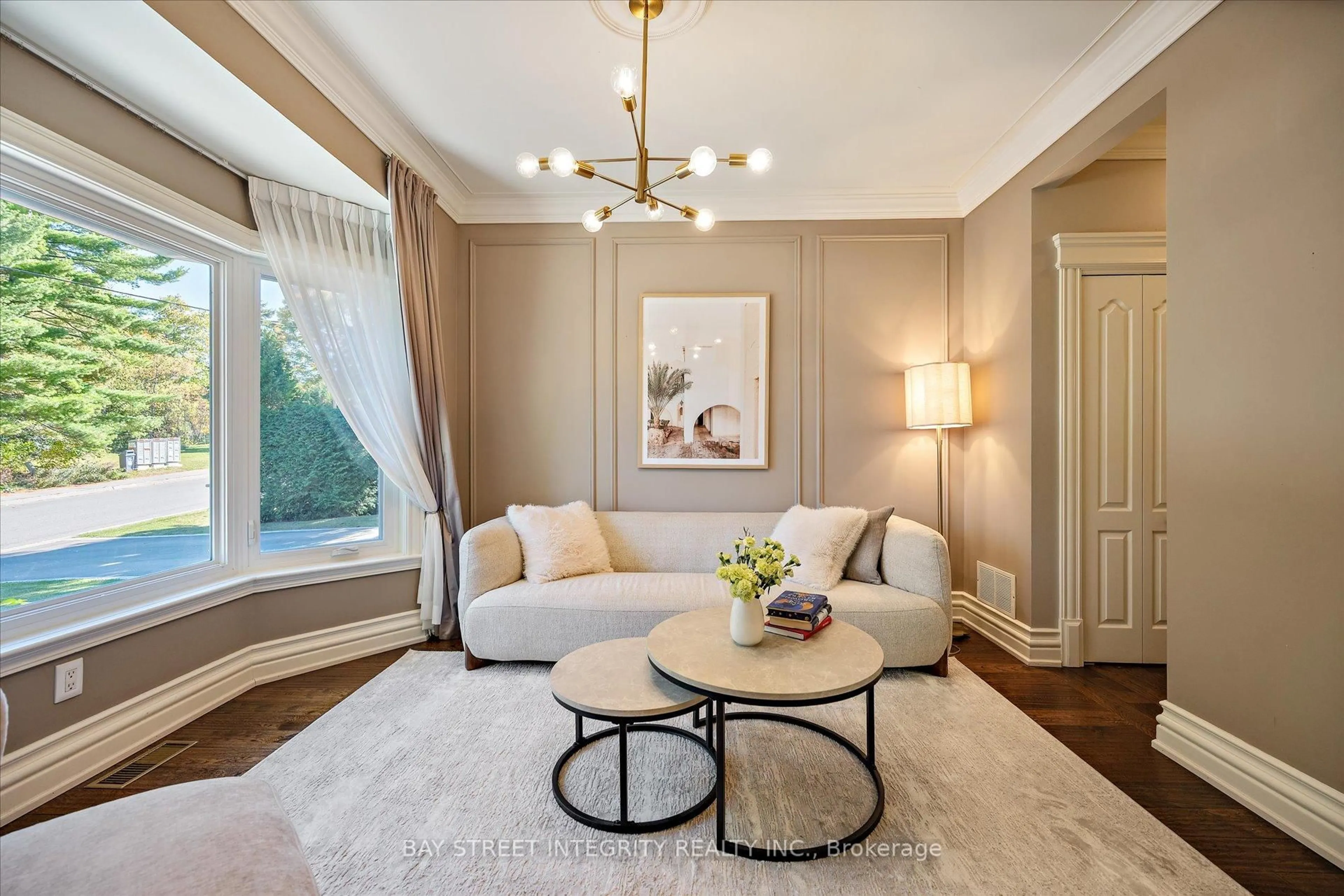 Living room with furniture, unknown for 128 Park Cres, Richmond Hill Ontario L4E 3J8