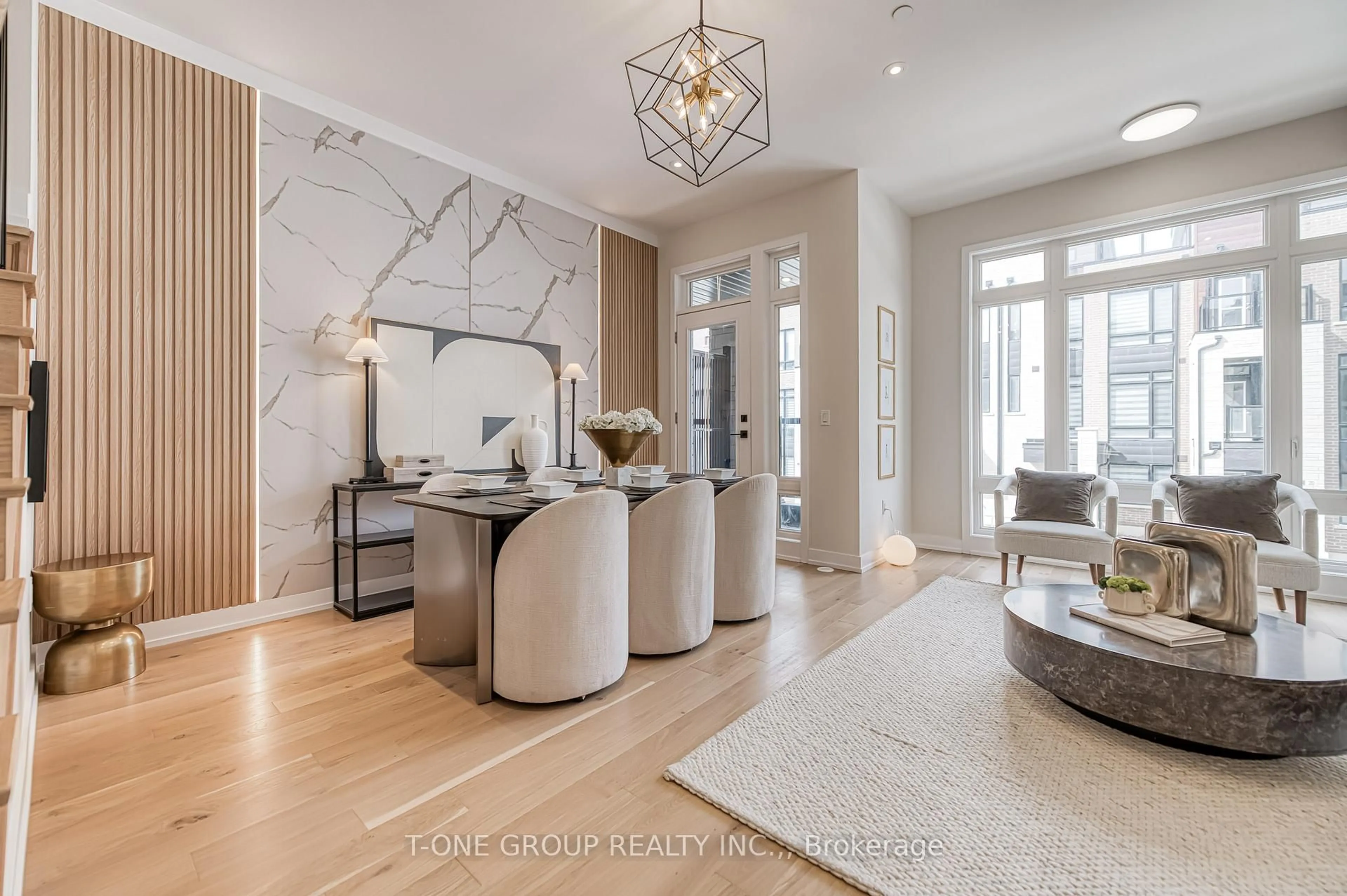 Indoor entryway for 21 Ingersoll Lane, Richmond Hill Ontario L4E 1G9