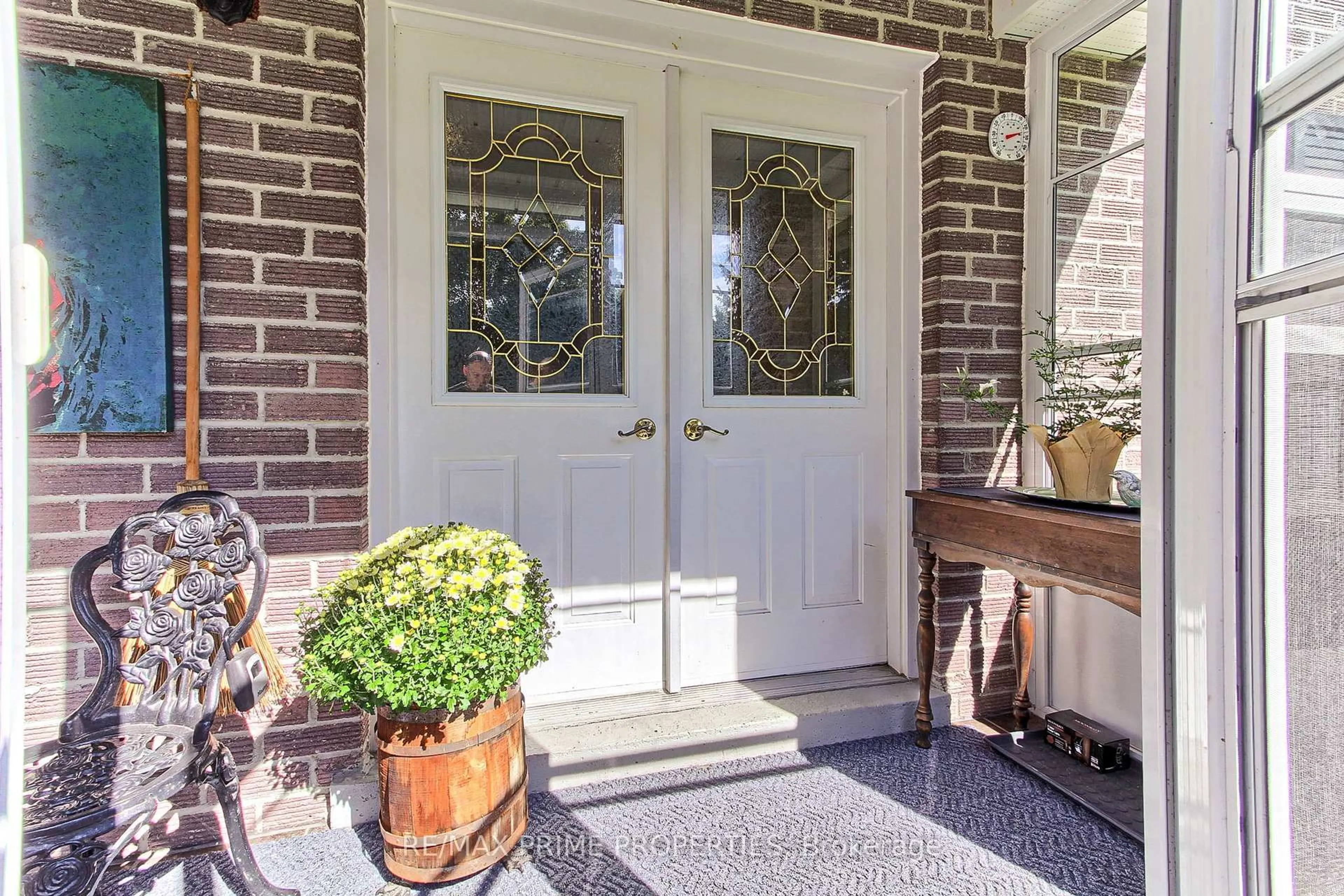 Indoor entryway for 18 Testa St, East Gwillimbury Ontario L0G 1R0