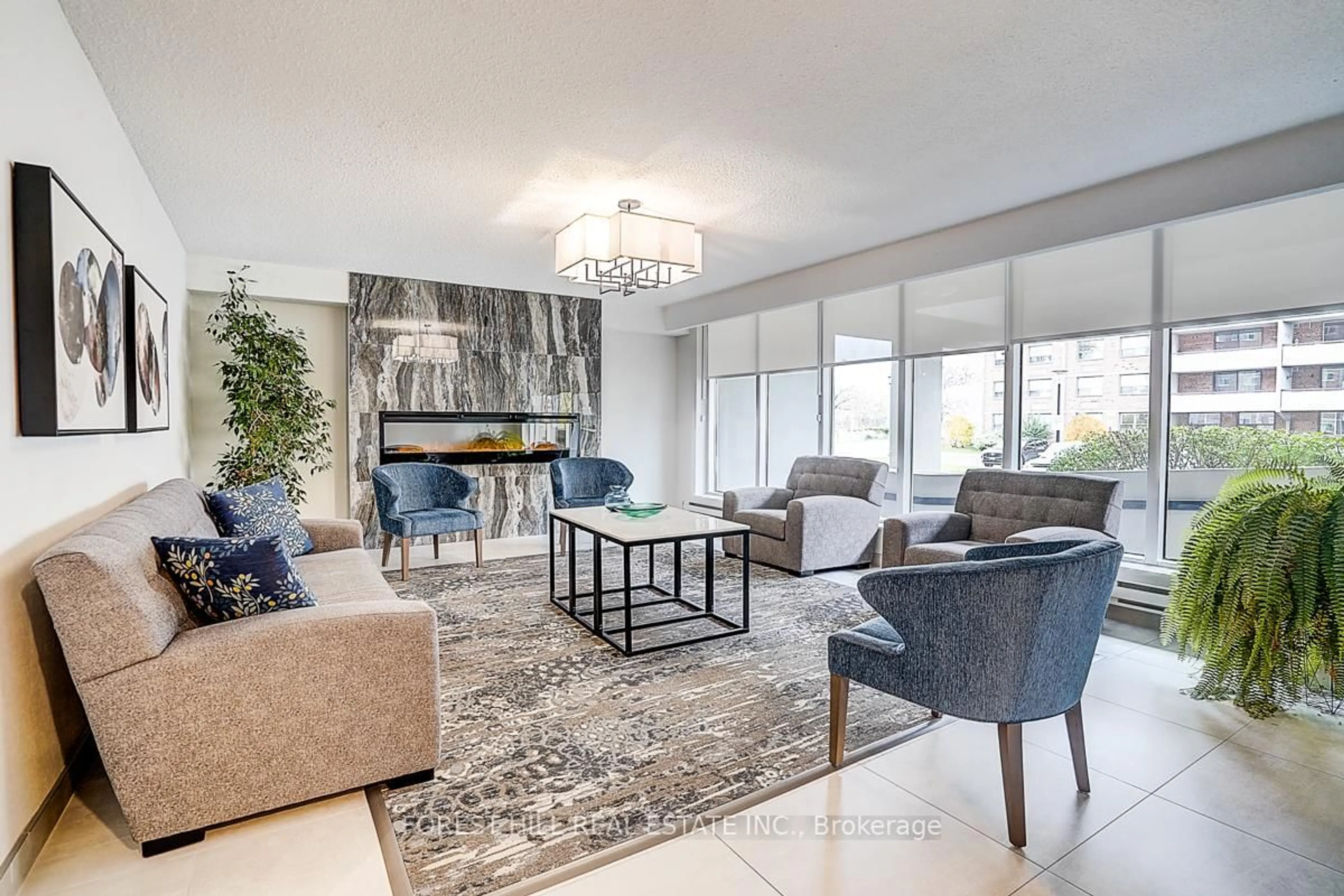 Living room with furniture, unknown for 40 William Roe Blvd #706, Newmarket Ontario L3Y 5N4
