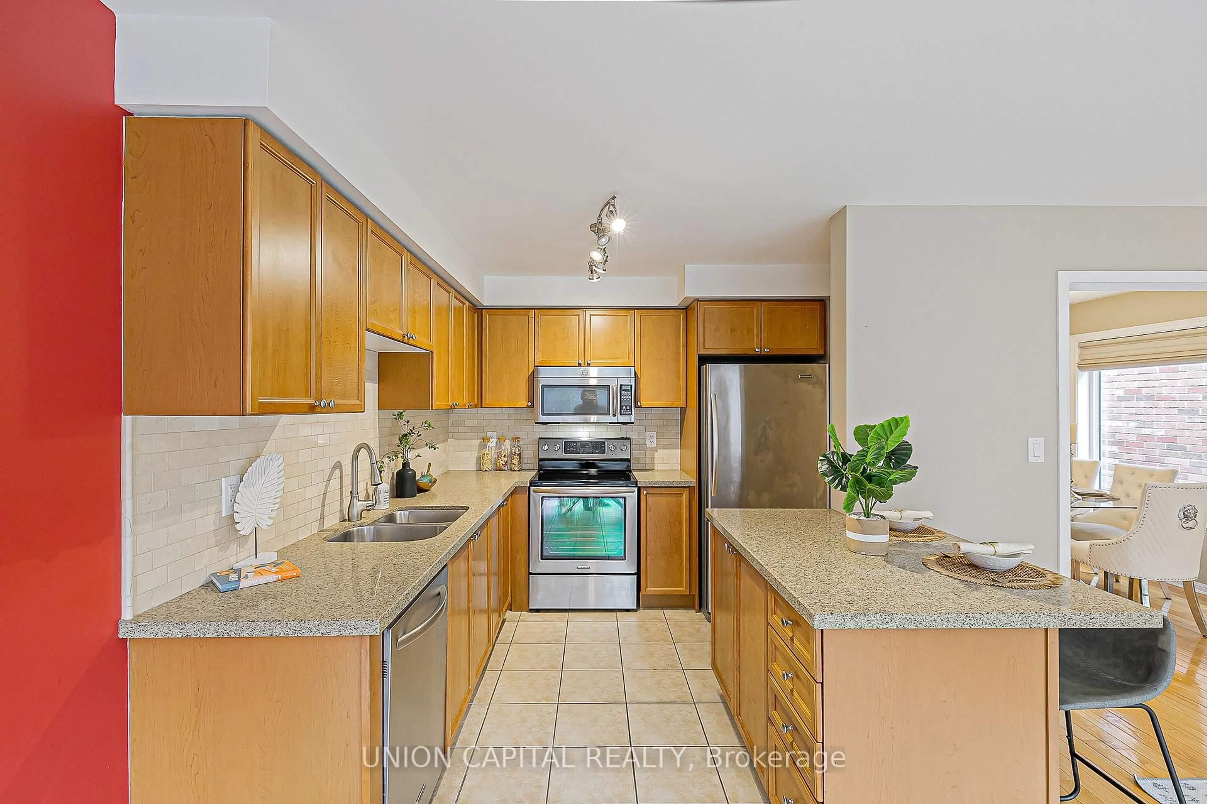 Standard kitchen, ceramic/tile floor for 115 Ken Laushway Ave, Whitchurch-Stouffville Ontario L4A 0J5