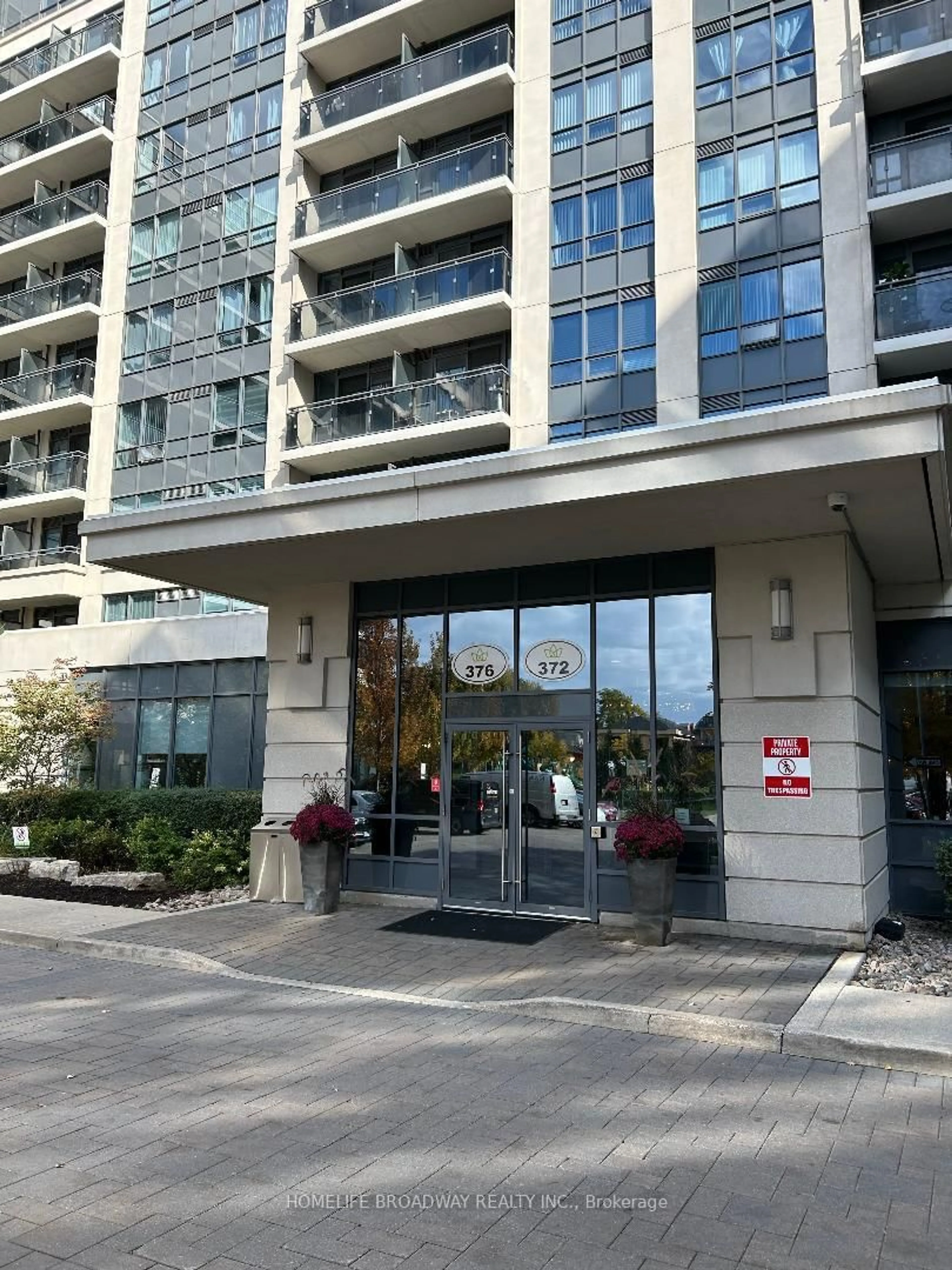Indoor foyer for 376 Highway 7 #511, Richmond Hill Ontario L4B 0C7