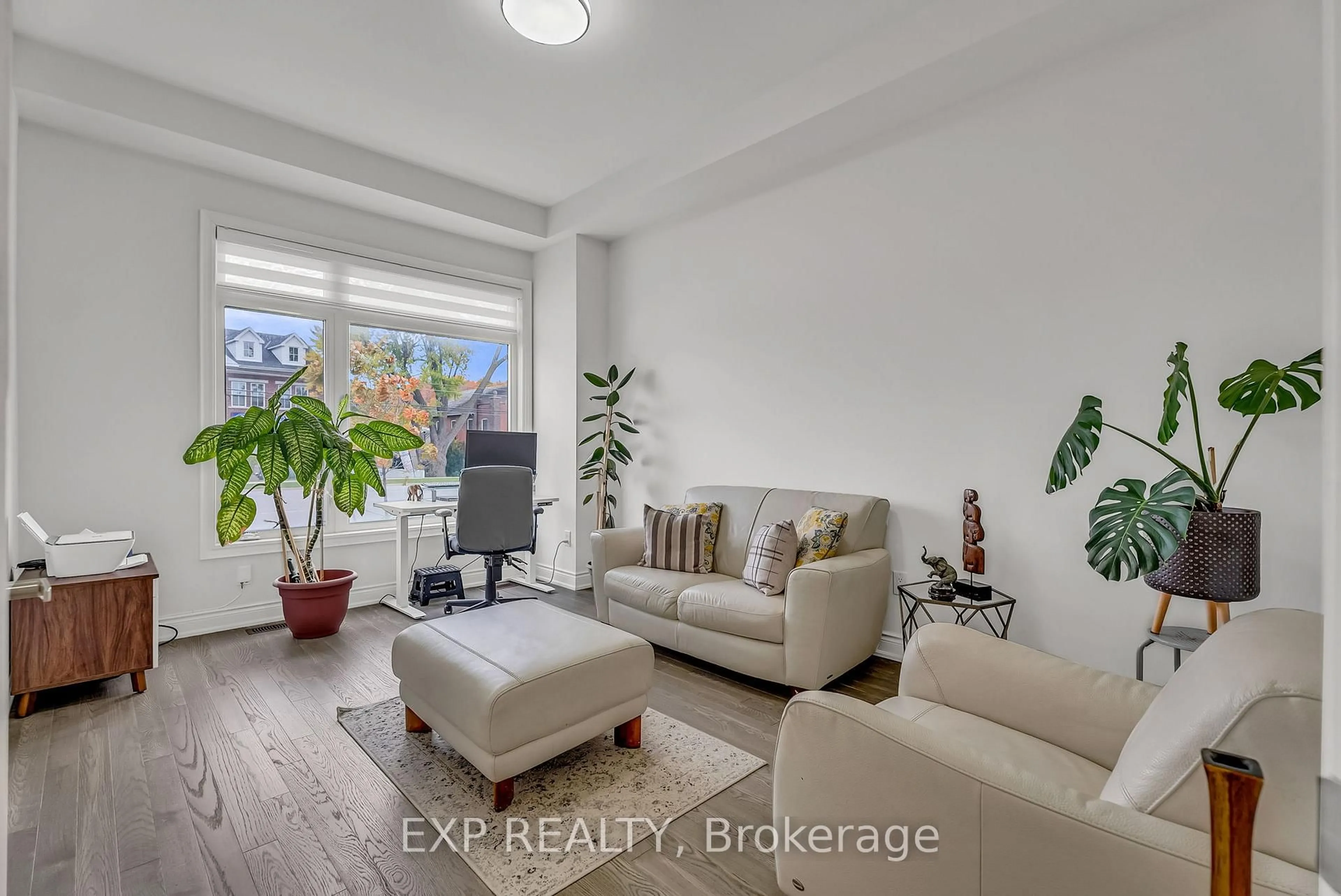 Living room with furniture, unknown for 9548 Weston Rd, Vaughan Ontario L4H 0P4