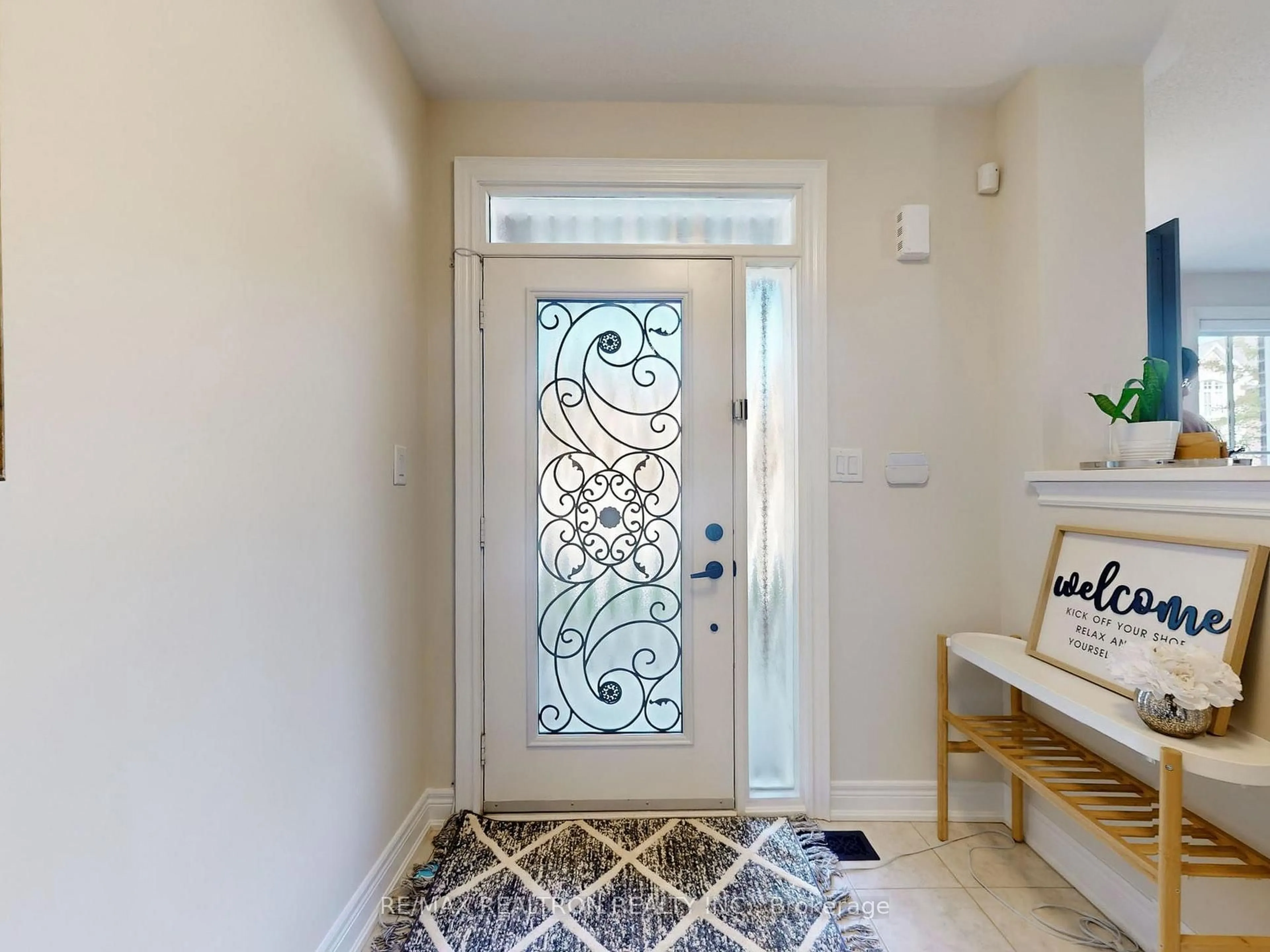 Indoor entryway for 25 Walter Scott Cres, Markham Ontario L6C 0E6