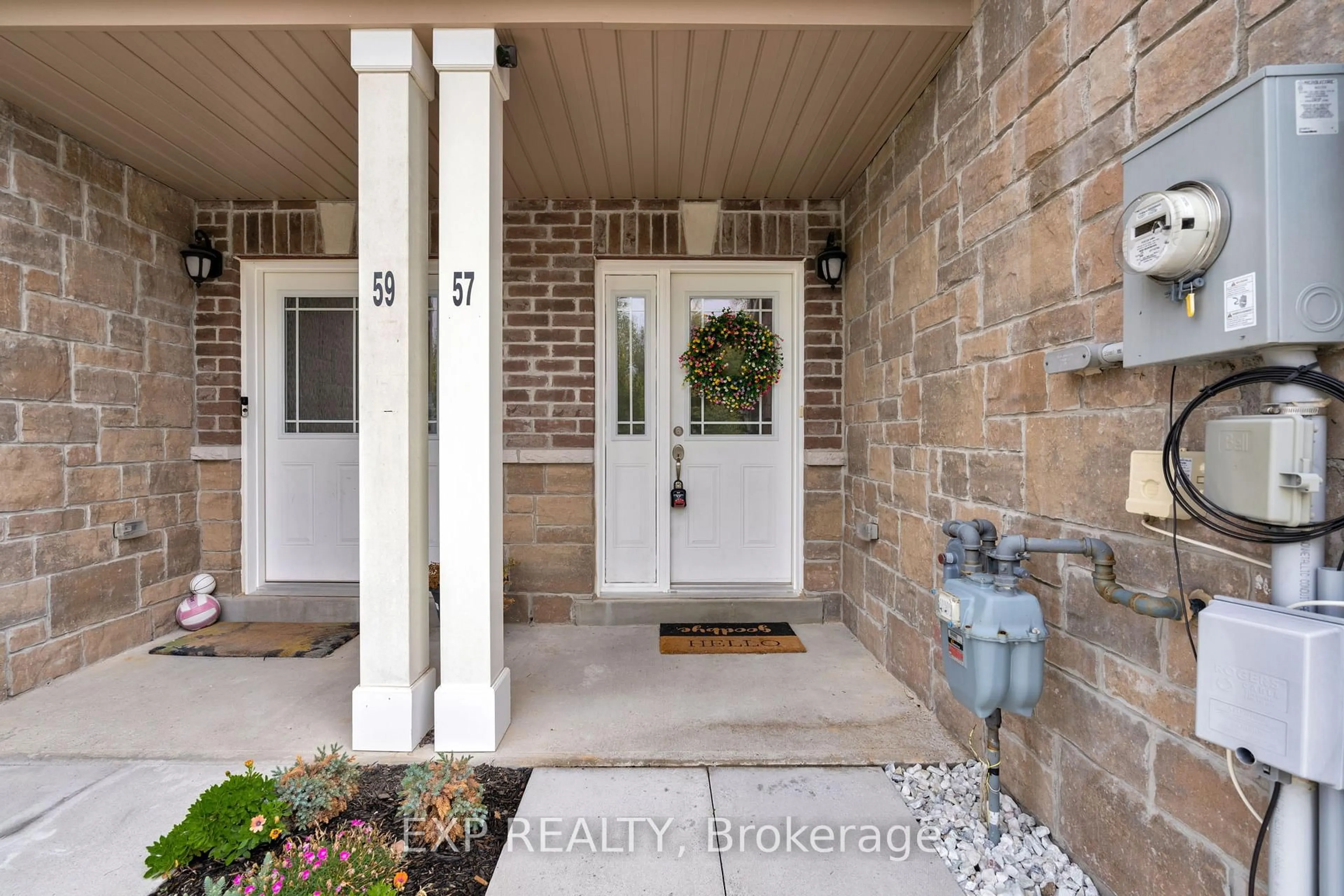 Indoor entryway for 57 Milson Cres, Essa Ontario L3W 0C9