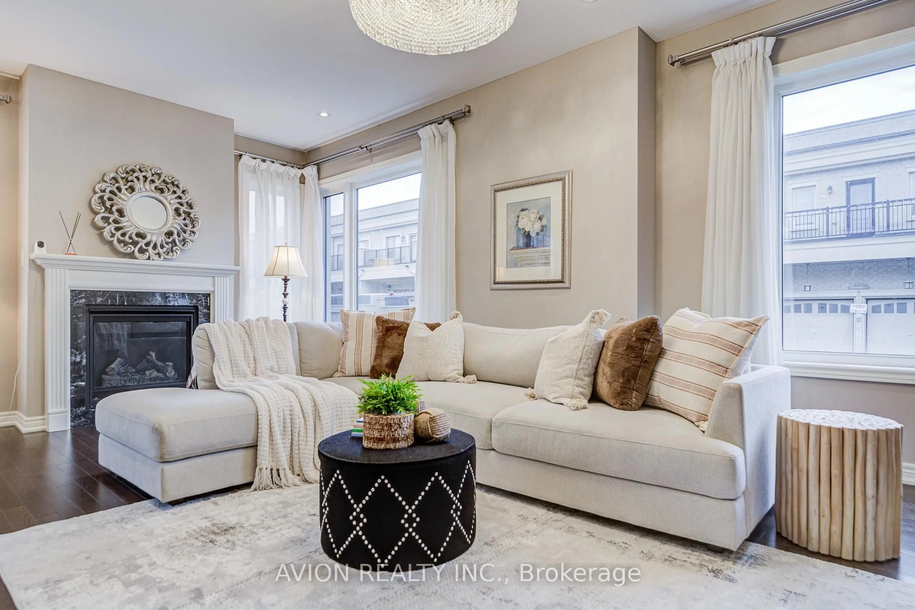 Living room with furniture, unknown for 16 Callisto Lane, Richmond Hill Ontario L4C 4Z2