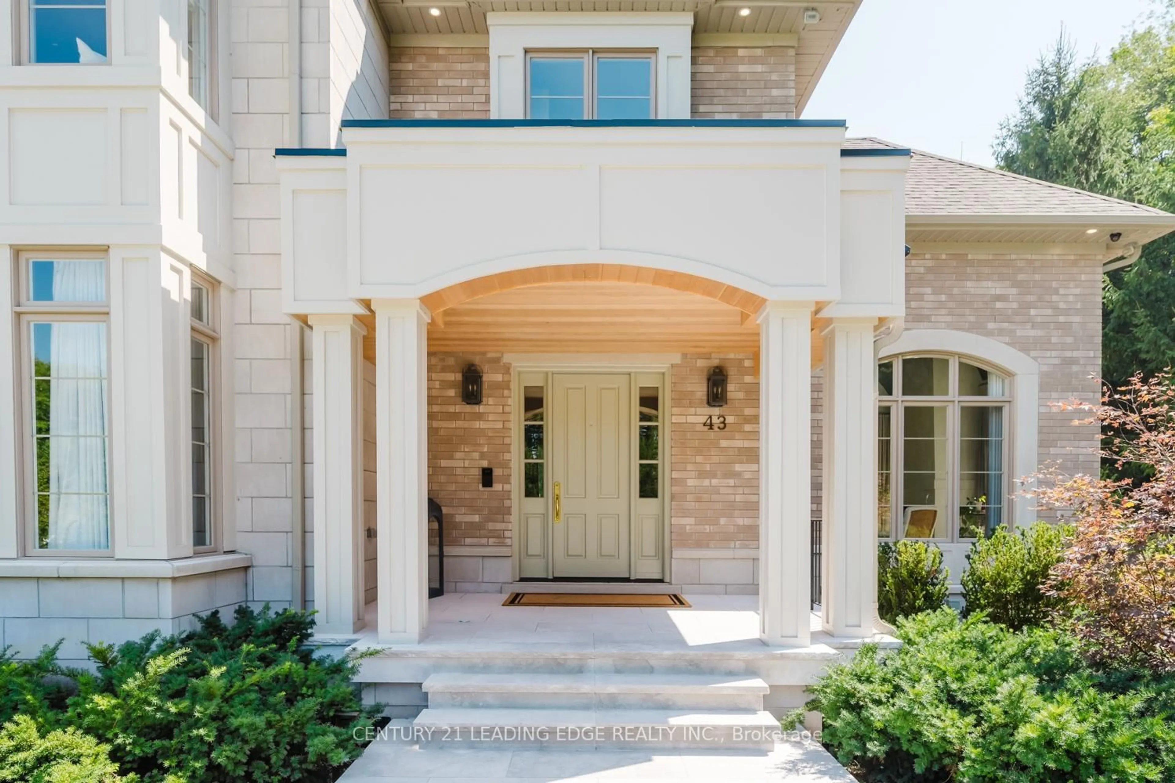 Indoor entryway for 43 Newton Reed Cres, Uxbridge Ontario L9P 0R3