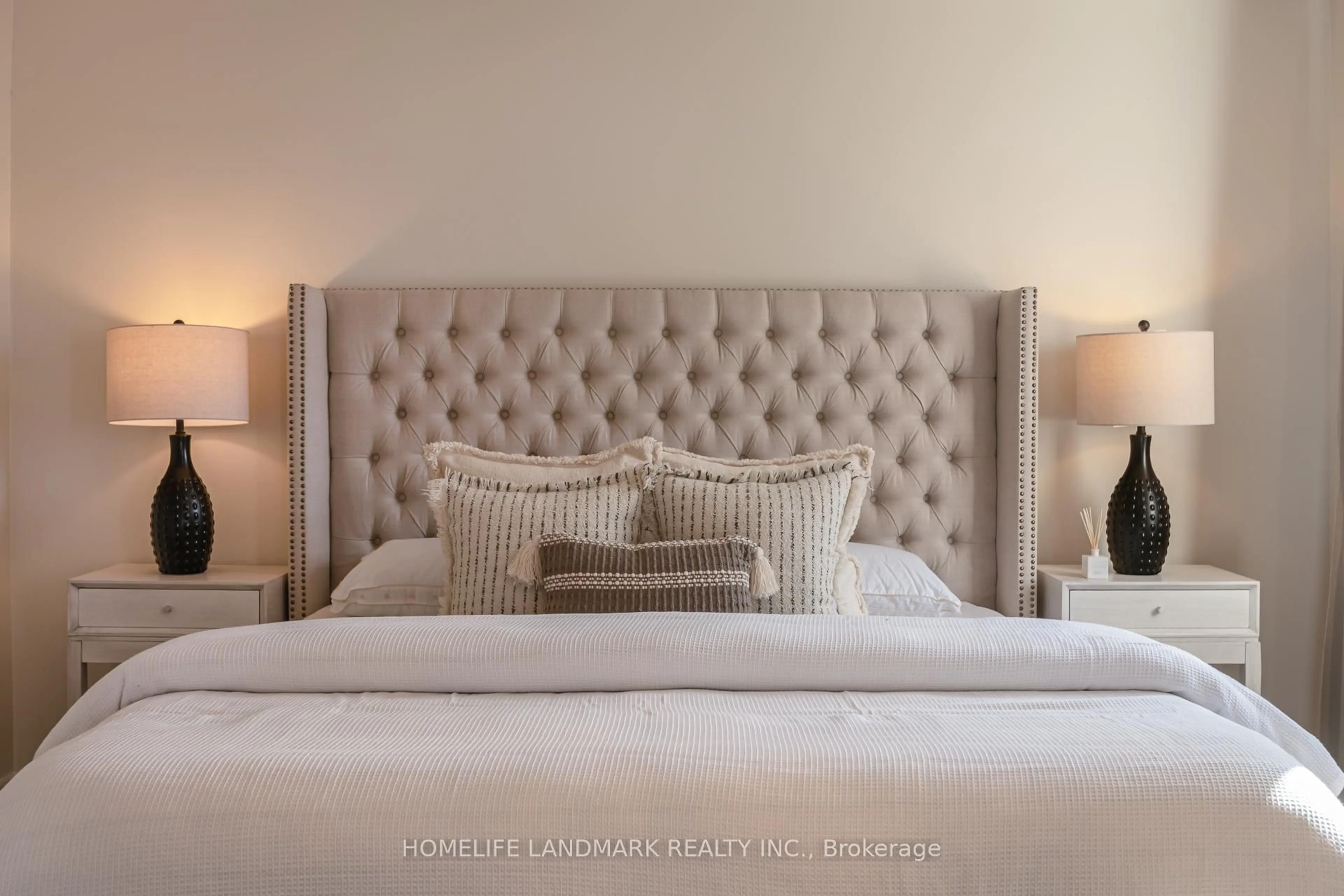 Bedroom with bed, unknown for 187 Colesbrook Rd, Richmond Hill Ontario L4S 0C5