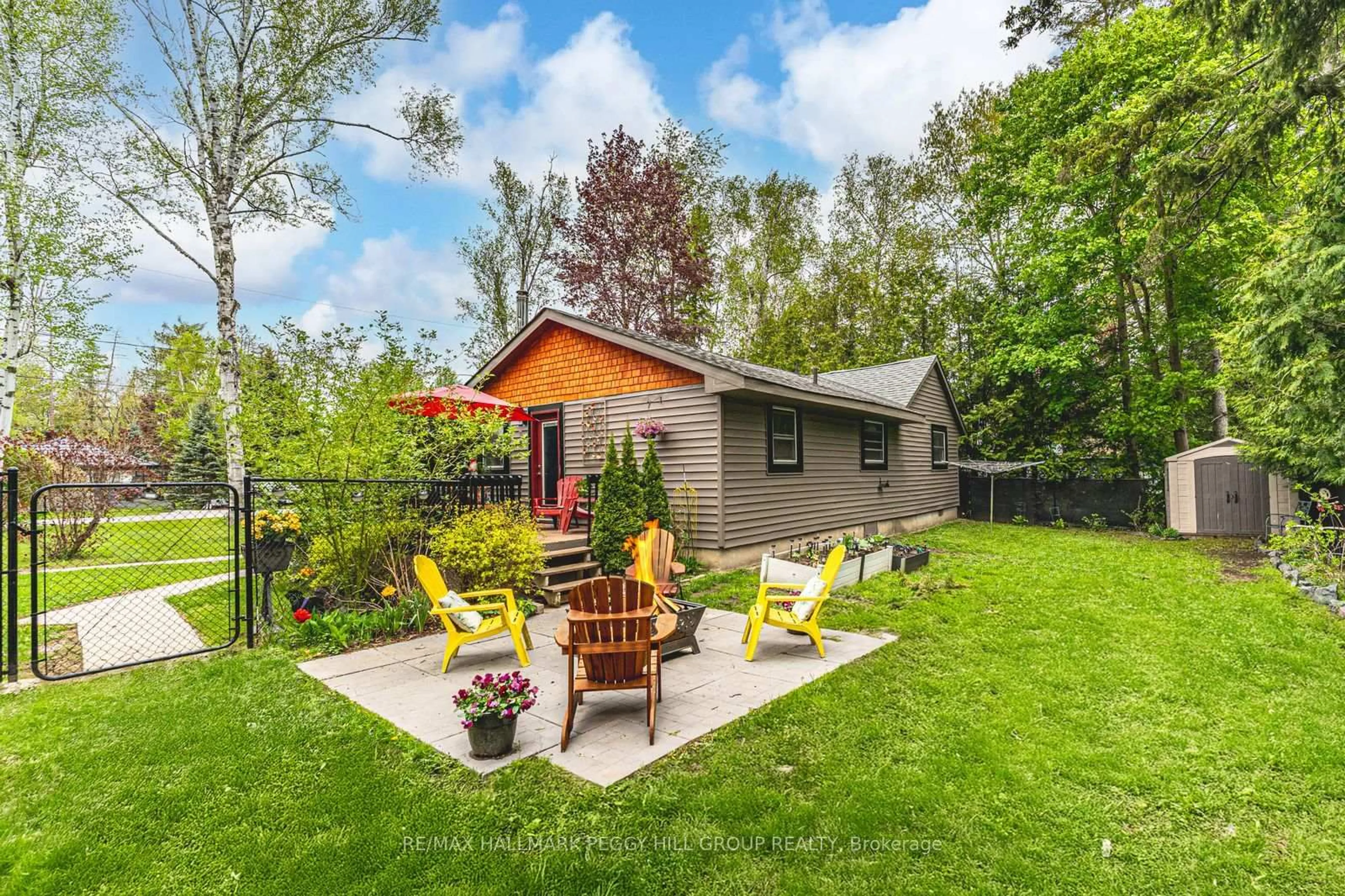 Patio, street for 759 Florence Rd, Innisfil Ontario L9S 2E2