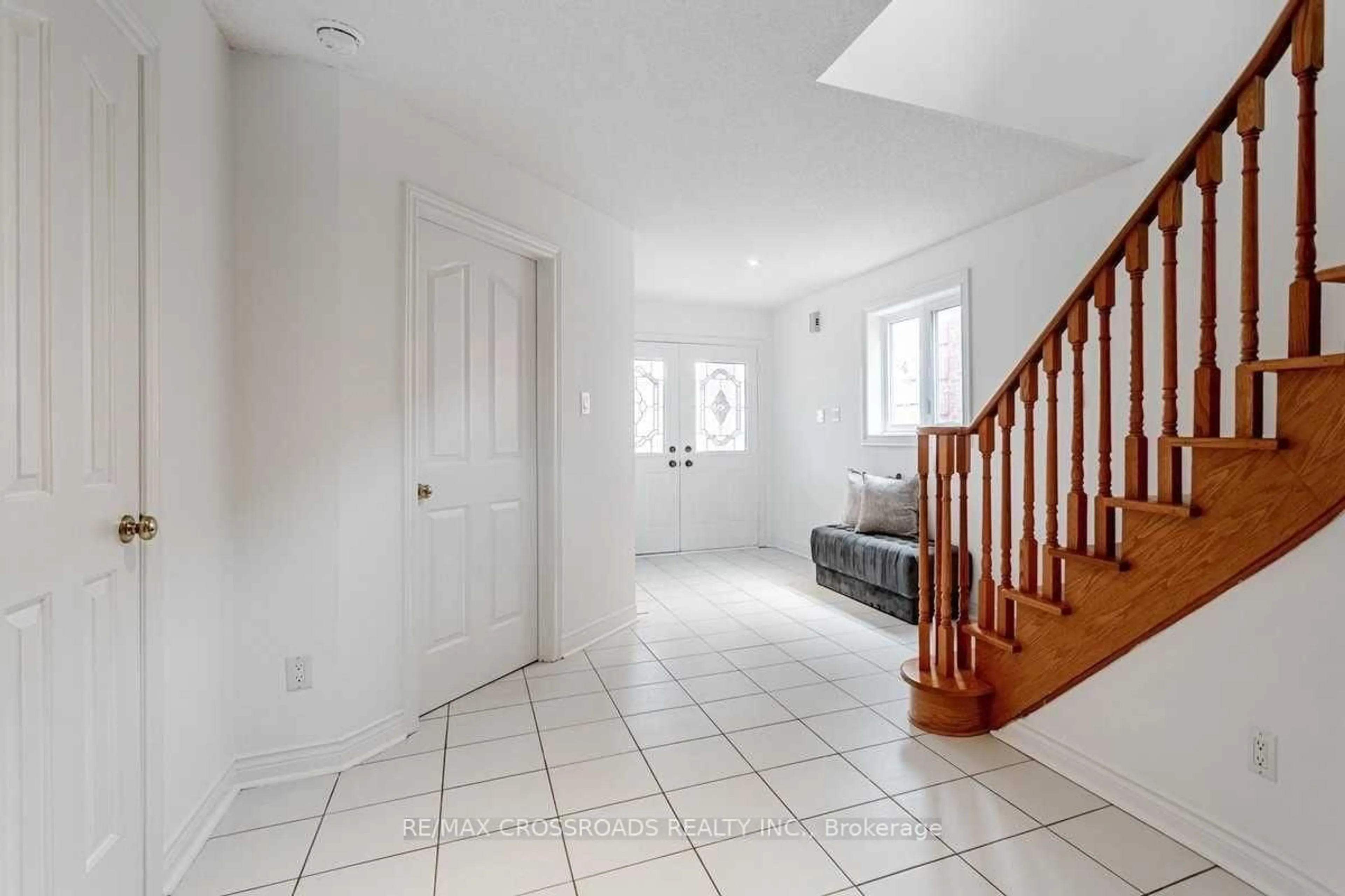 Unknown for 87 Woodriver St, Richmond Hill Ontario L4S 1H6