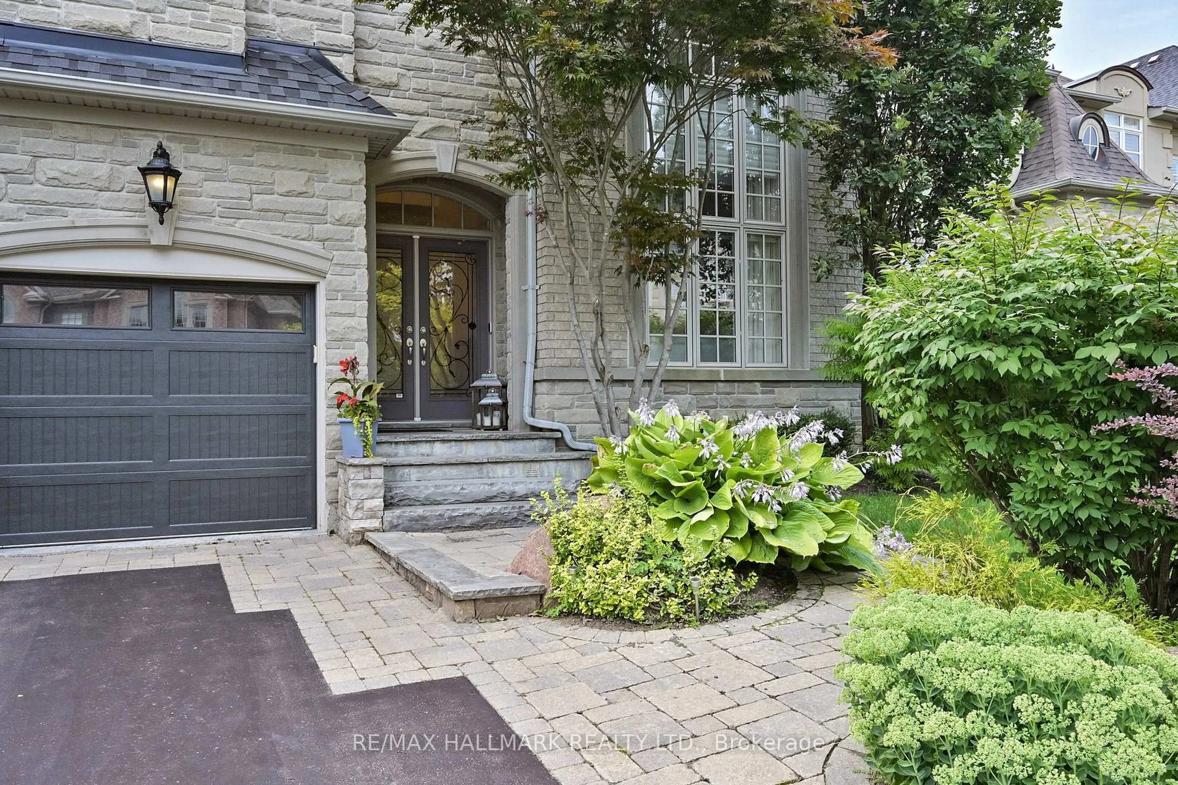 Home with brick exterior material, street for 436 Paradelle Dr, Richmond Hill Ontario L4E 4R9