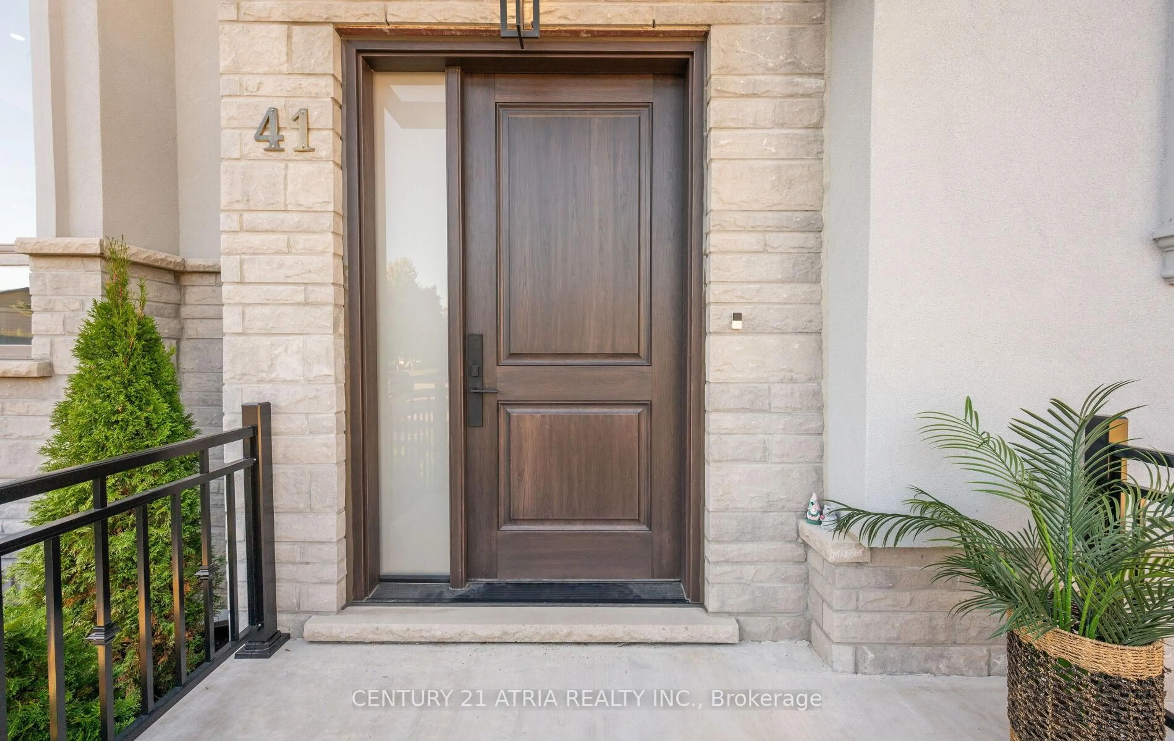 Indoor entryway for 41 Sir Bodwin Pl, Markham Ontario L1P 2X7