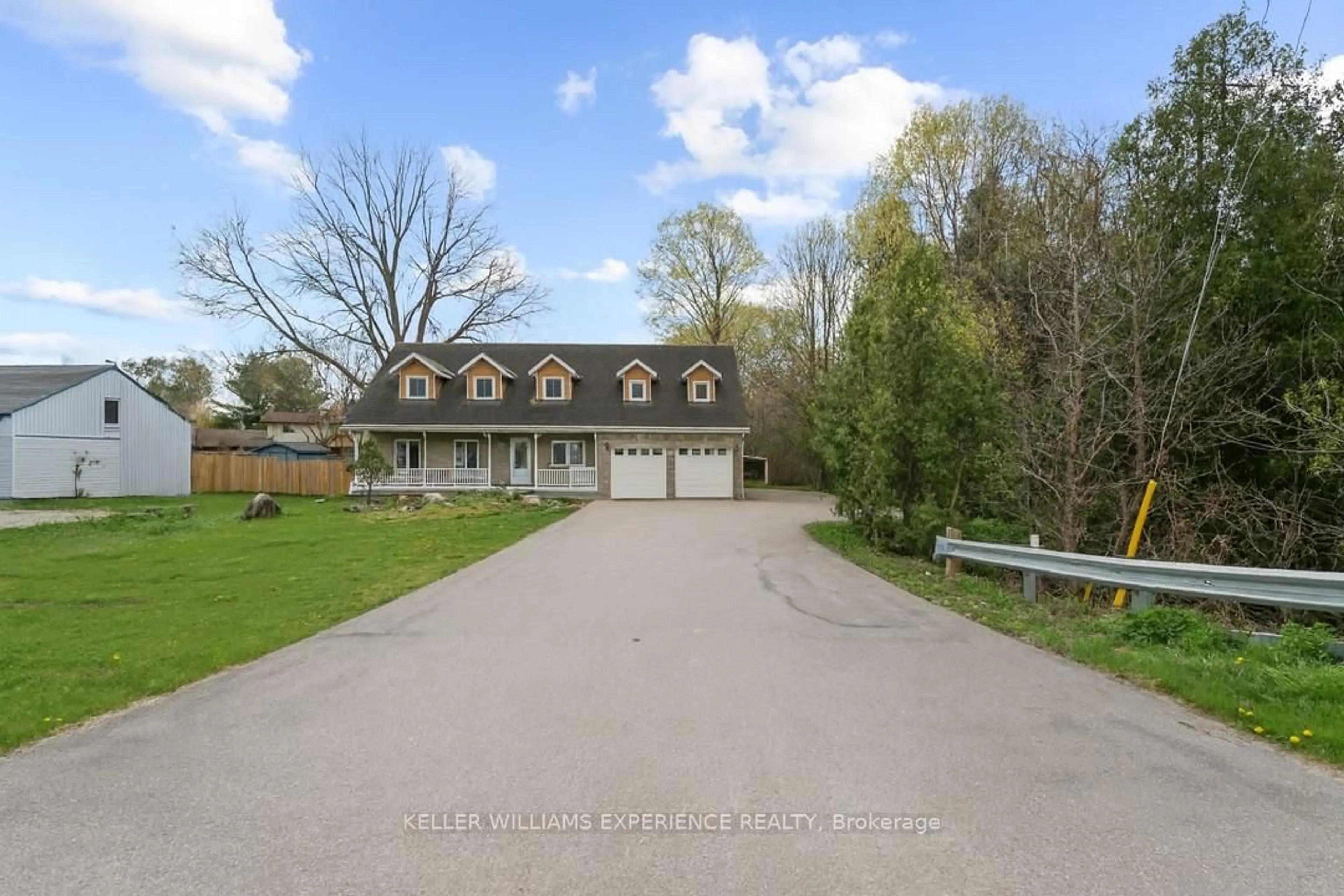 A pic from outside/outdoor area/front of a property/back of a property/a pic from drone, street for 190 Centre St, Essa Ontario L0M 1B0