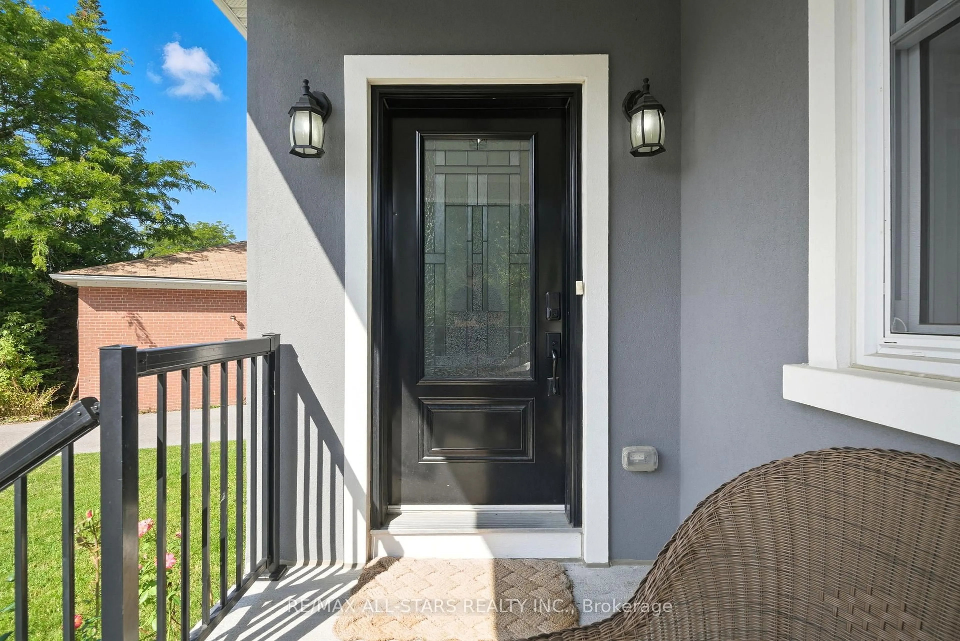 Indoor entryway for 29 Patrick Dr, Aurora Ontario L4G 2A6