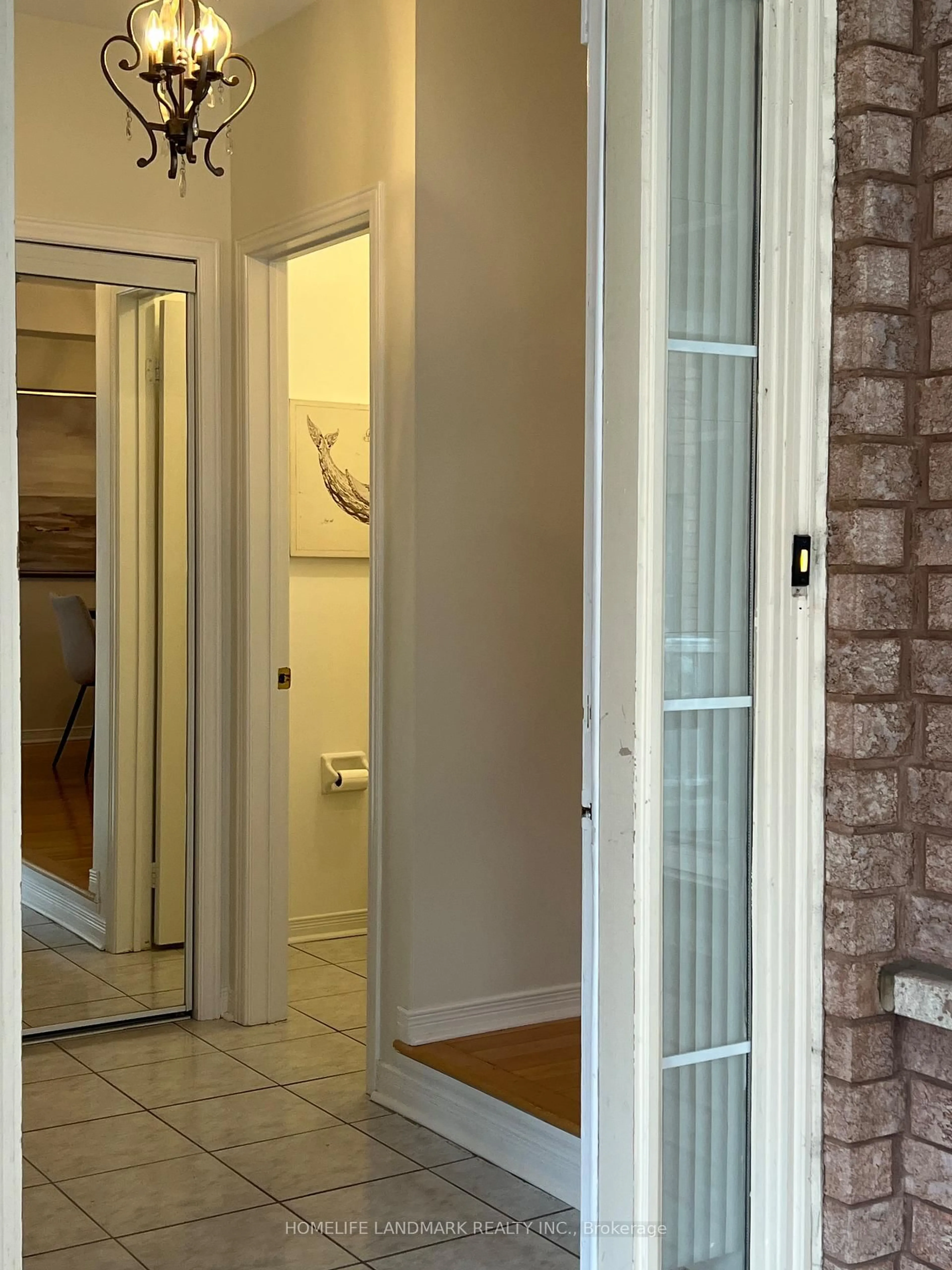 Indoor entryway for 55 Quetico Dr, Richmond Hill Ontario L4B 4J2