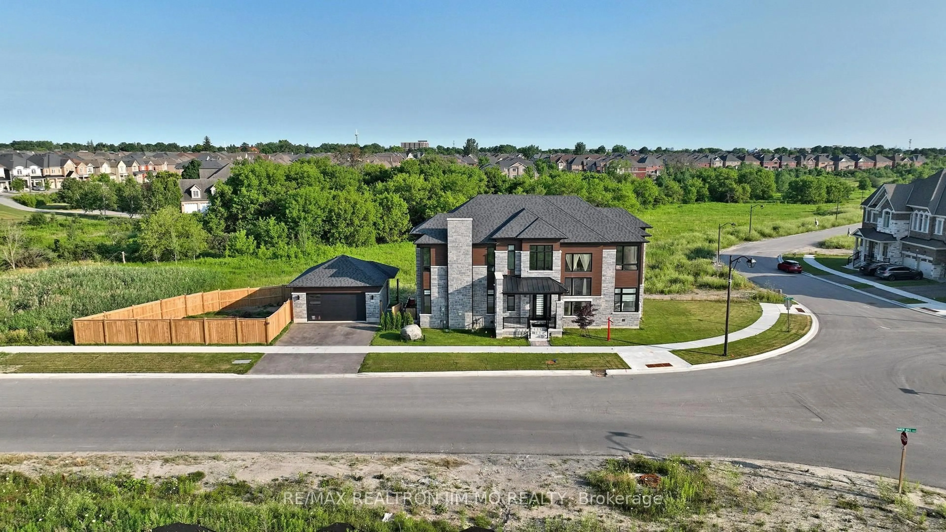 A pic from outside/outdoor area/front of a property/back of a property/a pic from drone, street for 578 Baker Hill Blvd, Whitchurch-Stouffville Ontario L4A 0T8