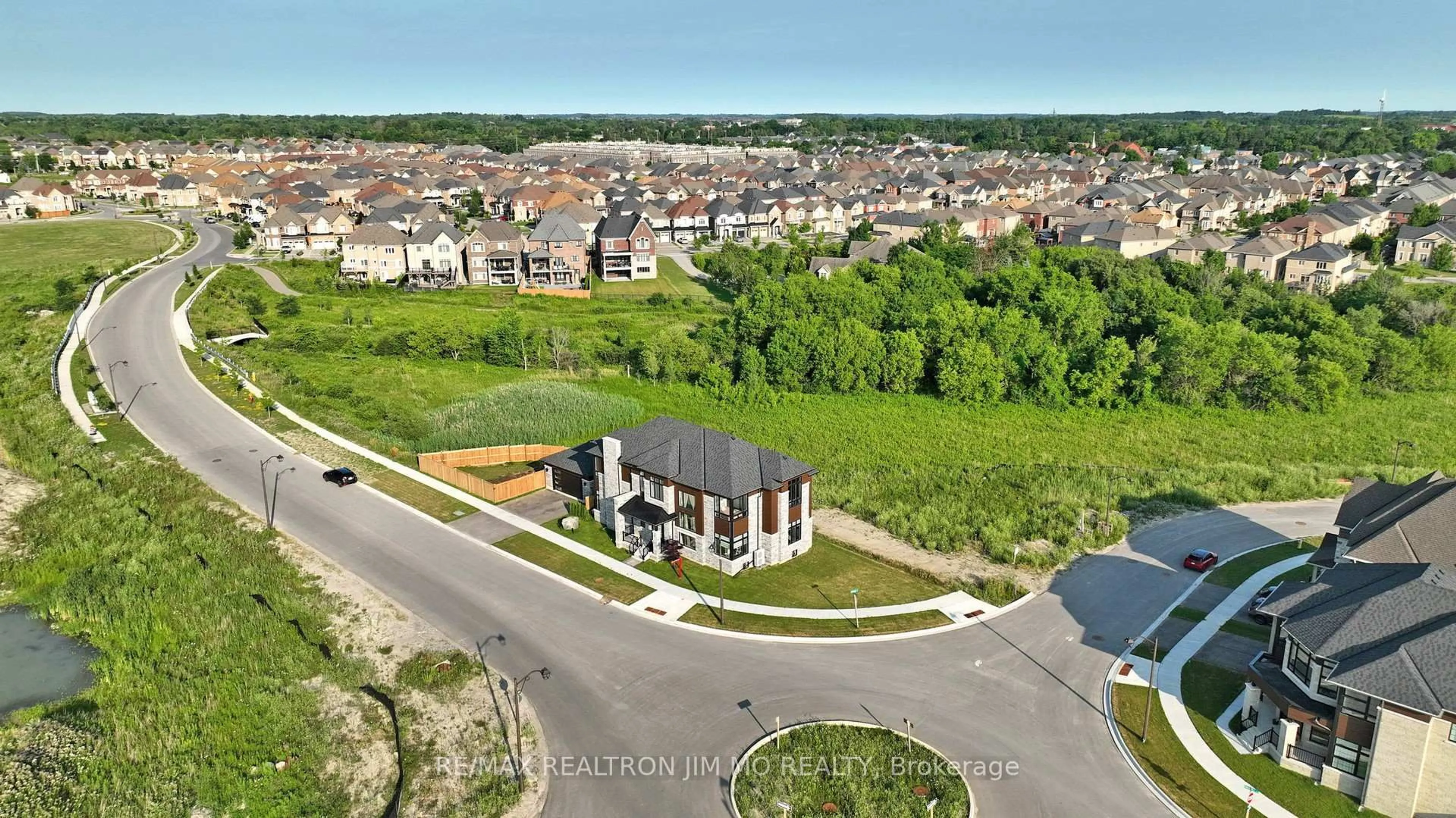 A pic from outside/outdoor area/front of a property/back of a property/a pic from drone, unknown for 578 Baker Hill Blvd, Whitchurch-Stouffville Ontario L4A 0T8