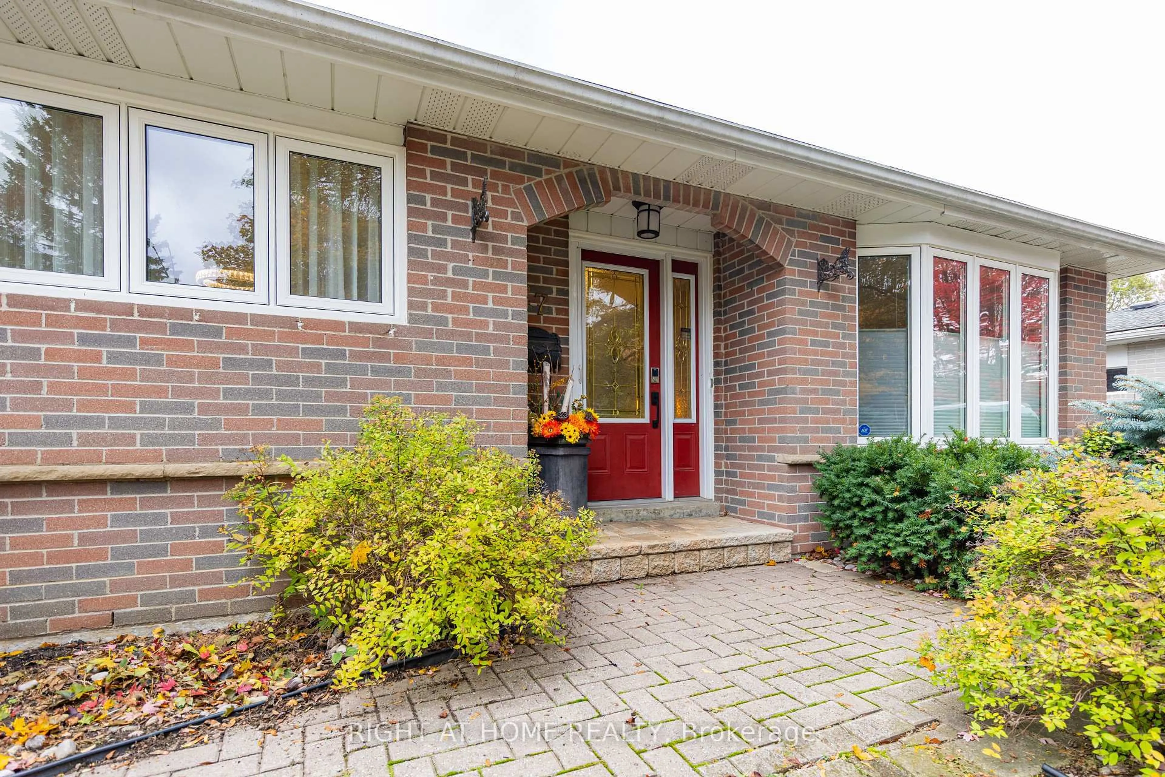 Home with brick exterior material, street for 27 Bigwin Dr, Aurora Ontario L4G 3C4