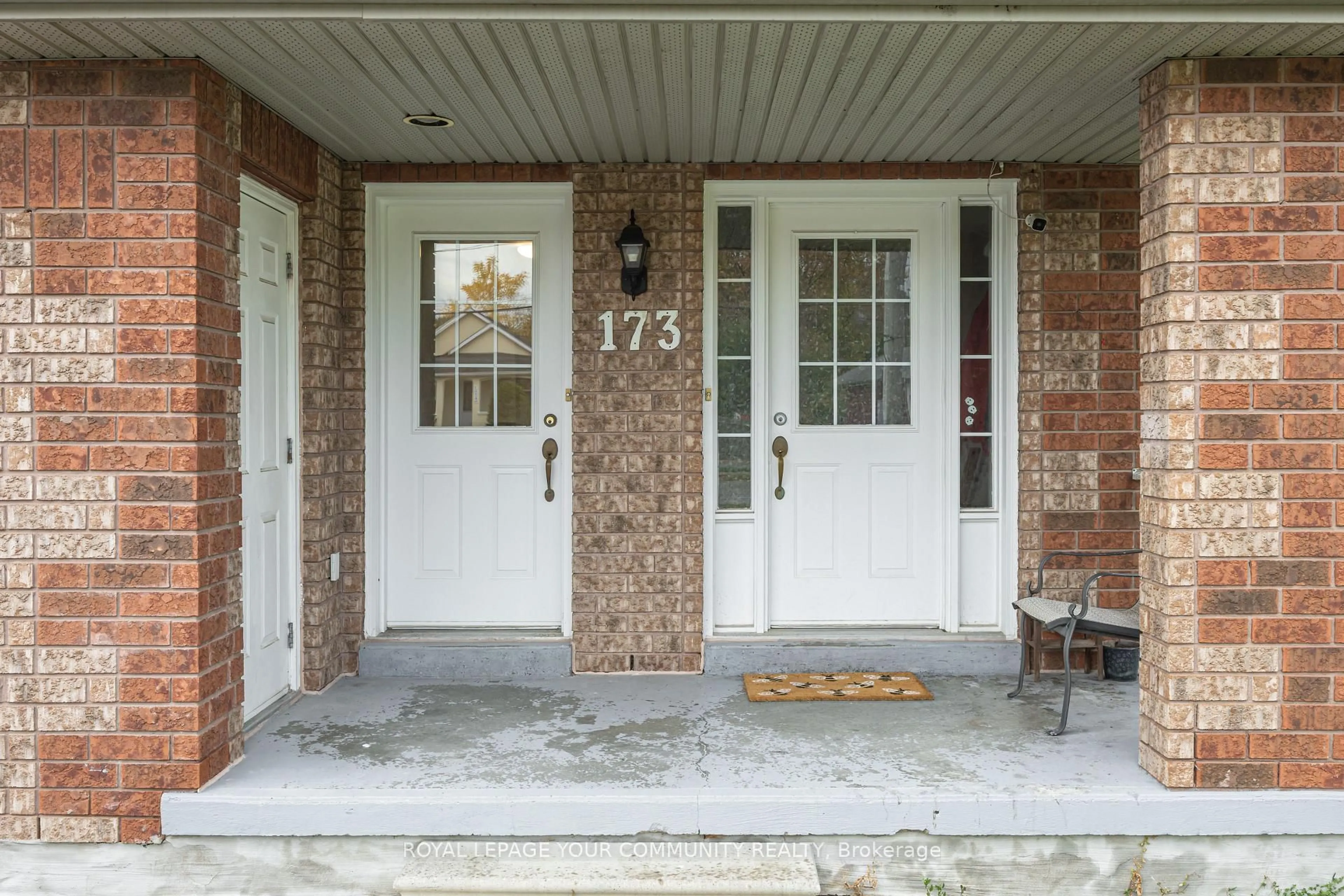 Home with brick exterior material, street for 173 Simcoe Rd, Bradford West Gwillimbury Ontario L3Z 1Y3