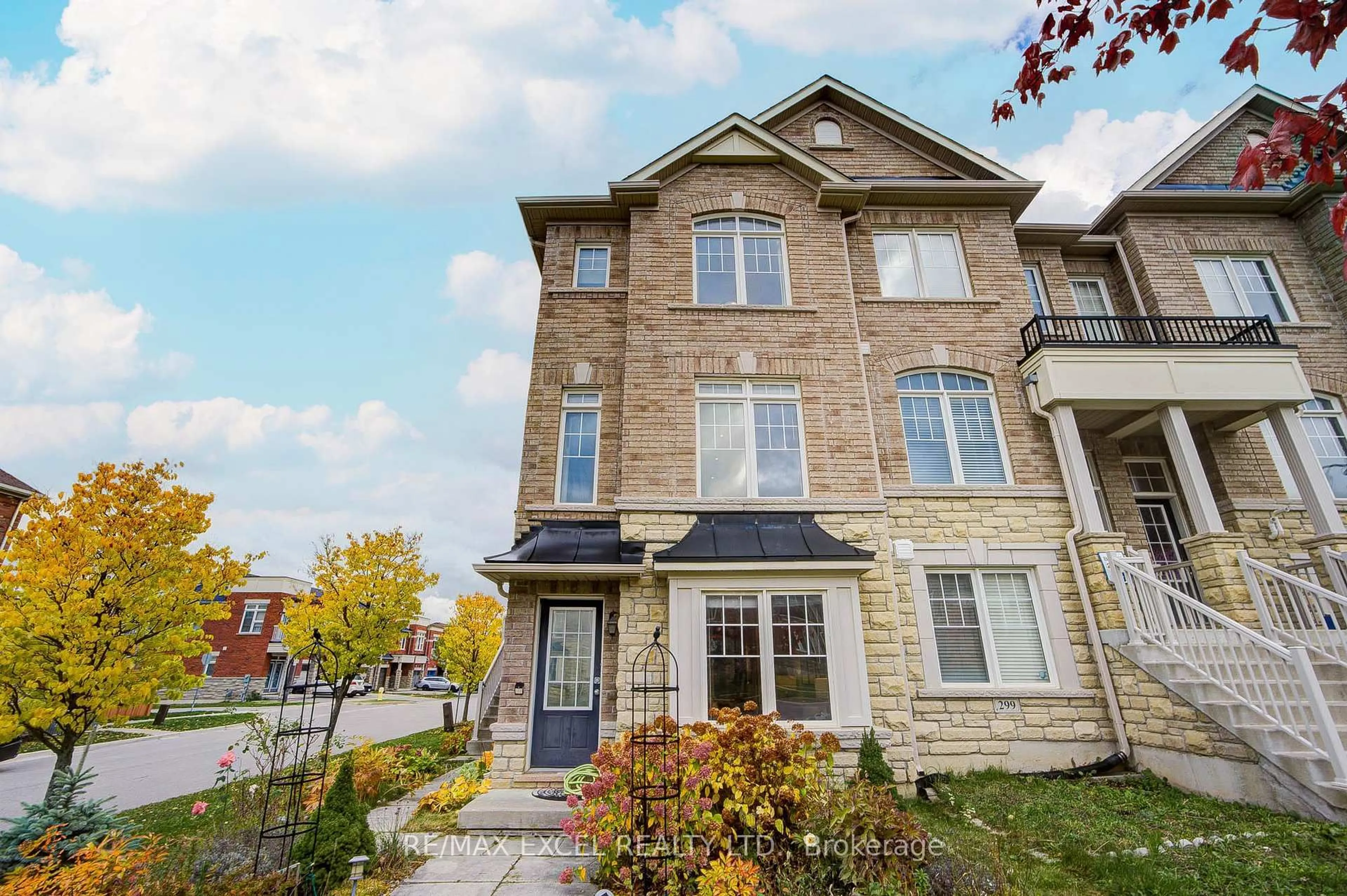 Home with brick exterior material, street for 301 Delray Dr, Markham Ontario L6E 0P8