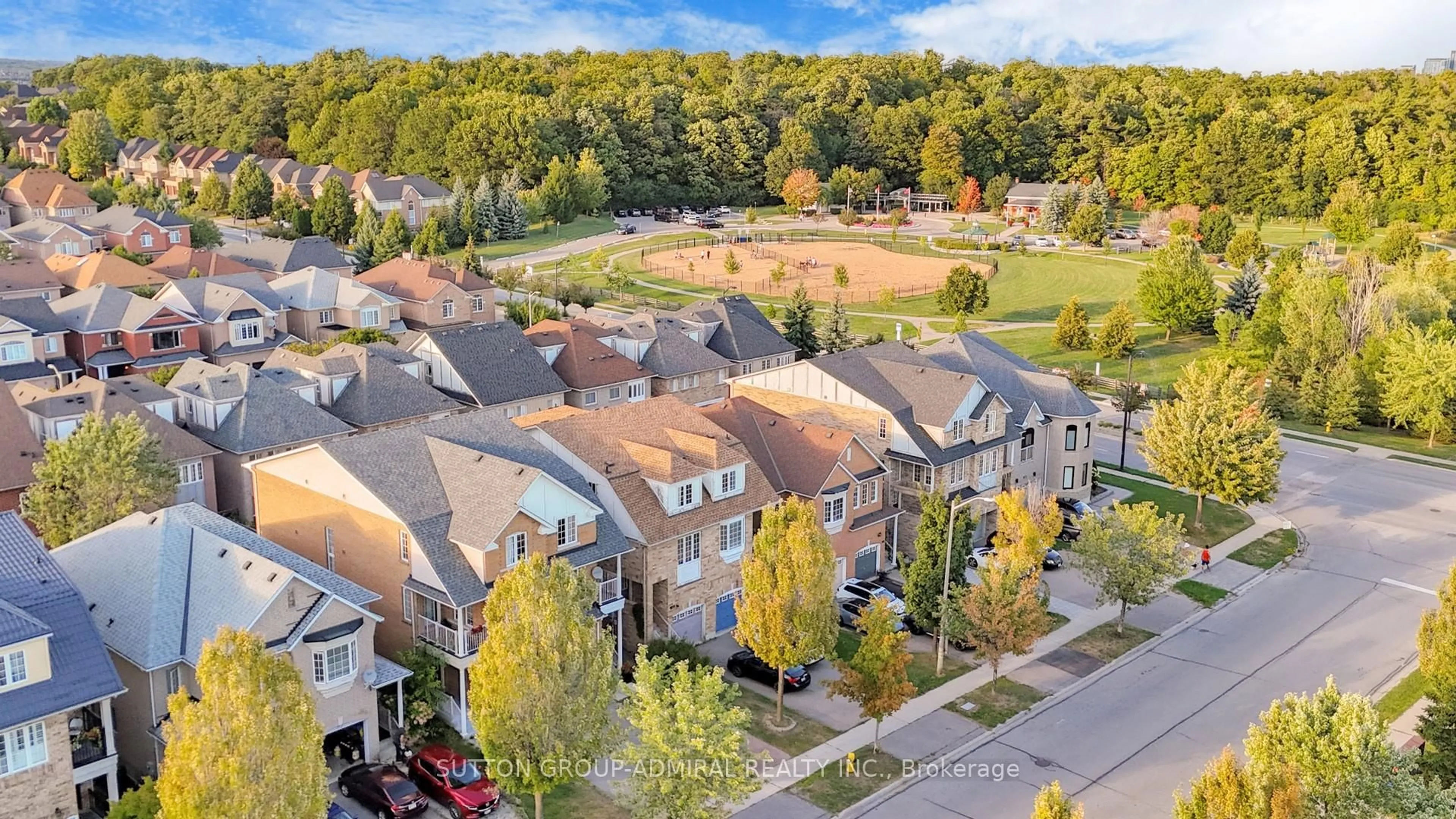 A pic from outside/outdoor area/front of a property/back of a property/a pic from drone, city buildings view from balcony for 216 Maple Sugar Lane, Vaughan Ontario L4J 9A8