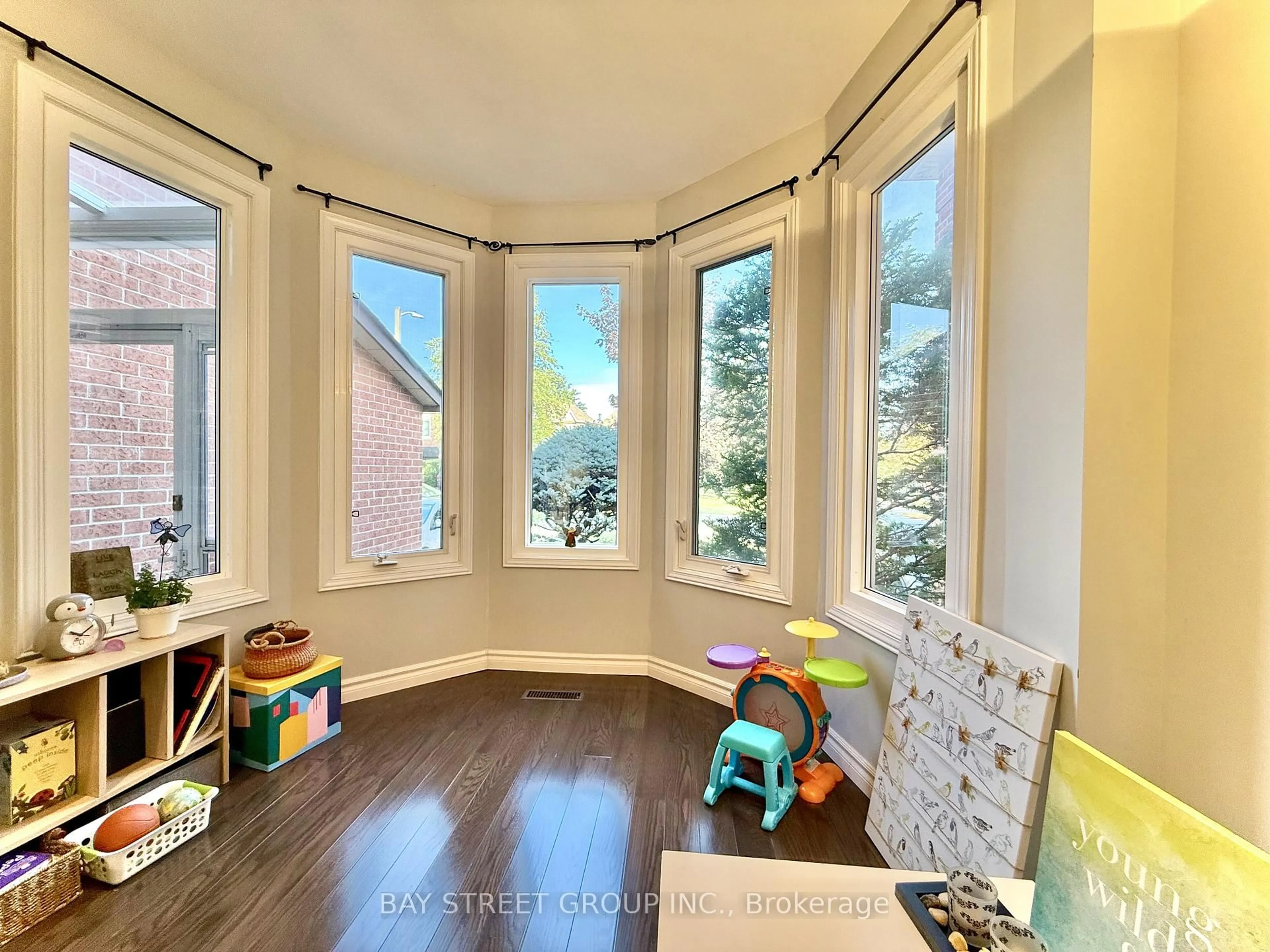 A pic of a room for 65 Rosedale Heights Dr, Vaughan Ontario L4J 4T8