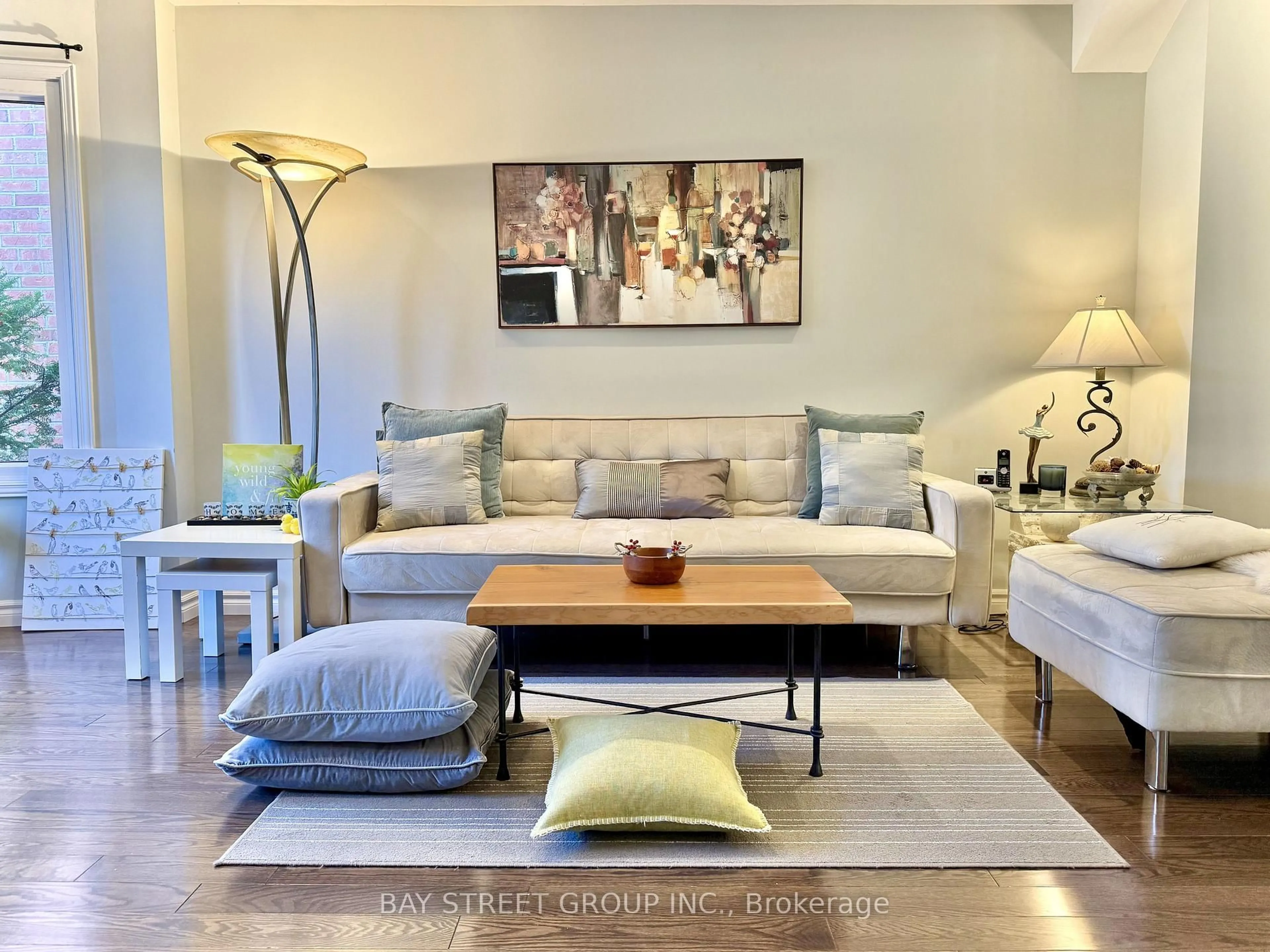 Living room with furniture, unknown for 65 Rosedale Heights Dr, Vaughan Ontario L4J 4T8