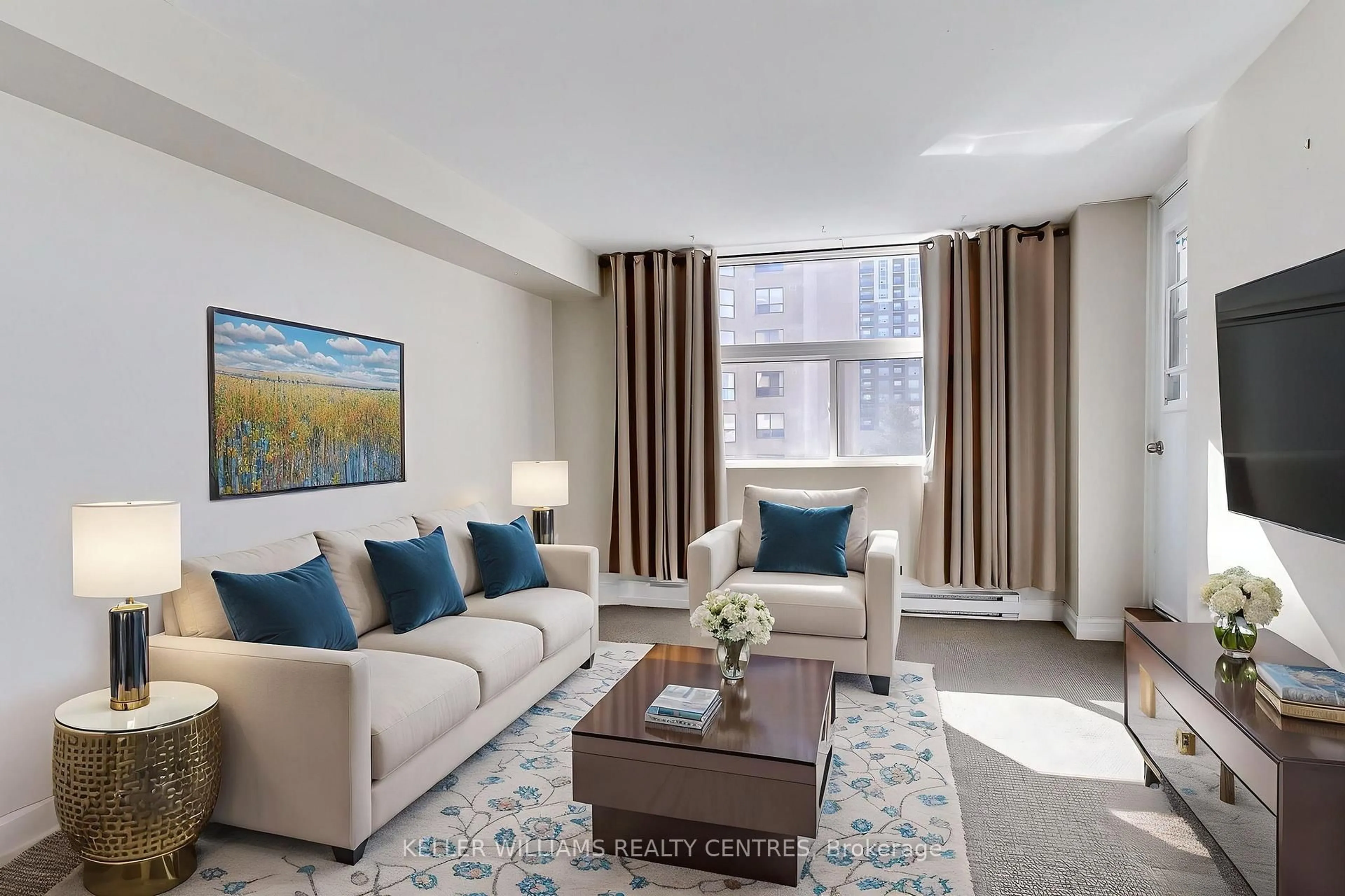 Living room with furniture, carpet floor for 260 Davis Dr #408, Newmarket Ontario L3Y 7C3