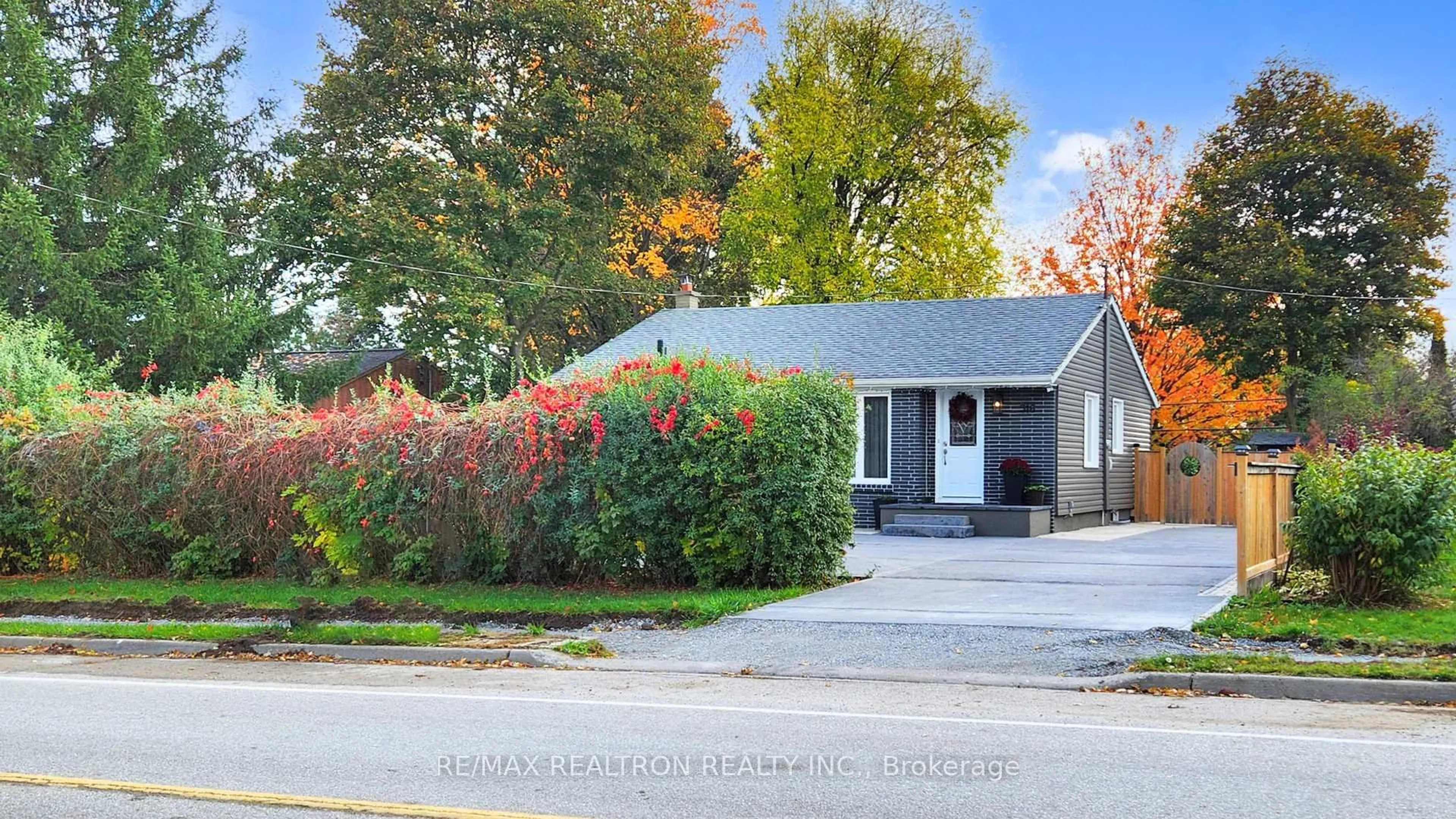Unknown for 316 Penn Ave, Newmarket Ontario L3Y 2S8