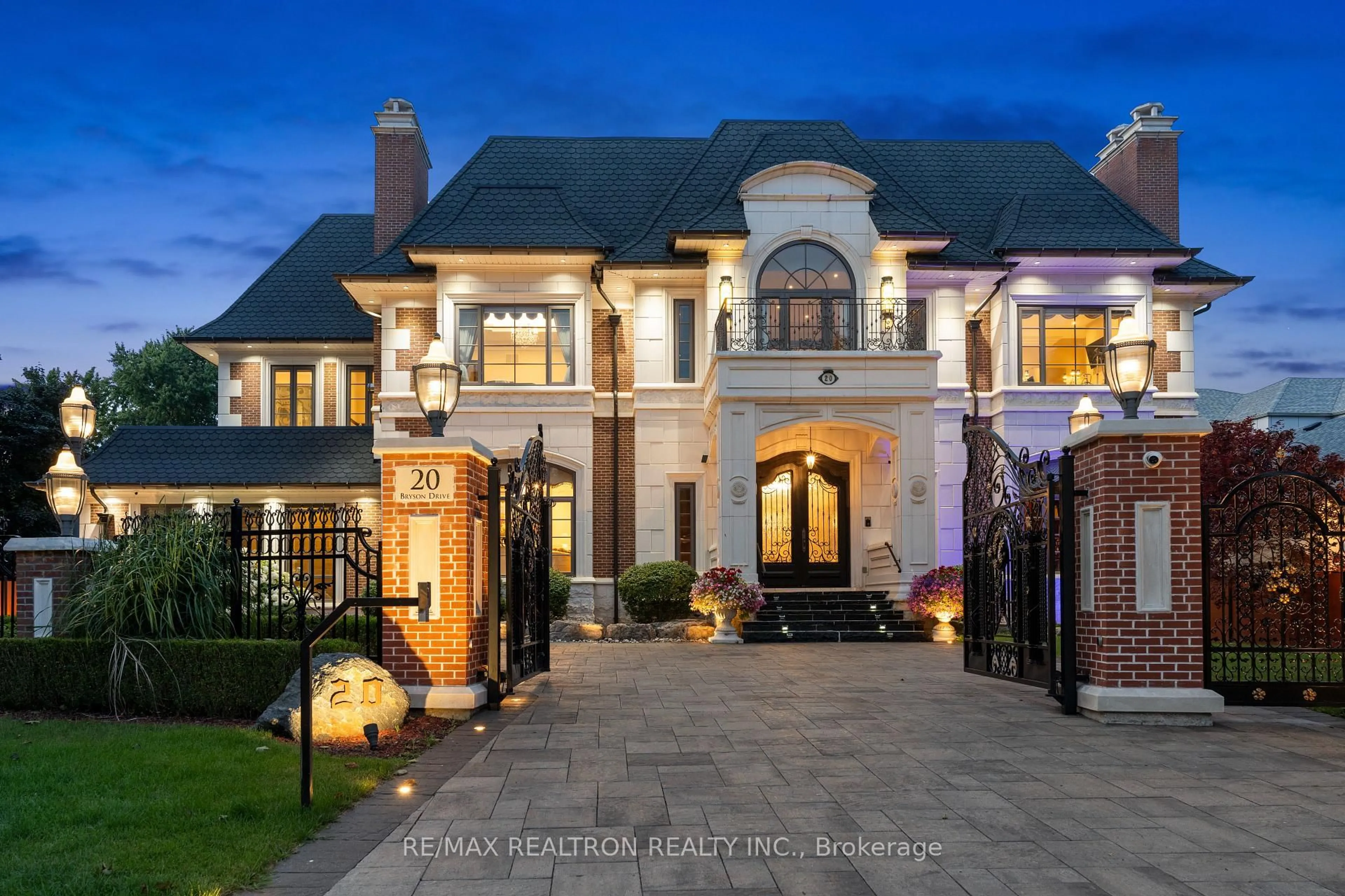 Unknown for 20 Bryson Dr, Richmond Hill Ontario L4C 6E3