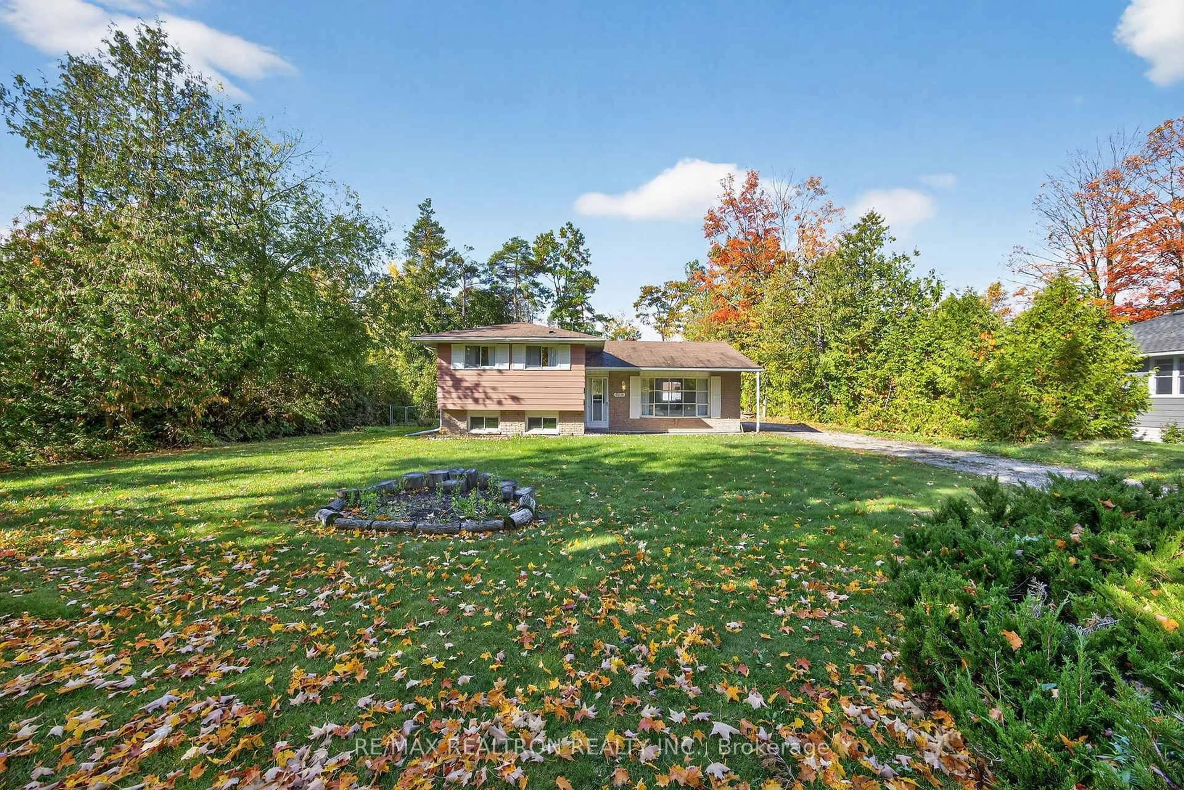 A pic from outside/outdoor area/front of a property/back of a property/a pic from drone, water/lake/river/ocean view for 3656 Maple Grove Rd, Innisfil Ontario L9S 3B2