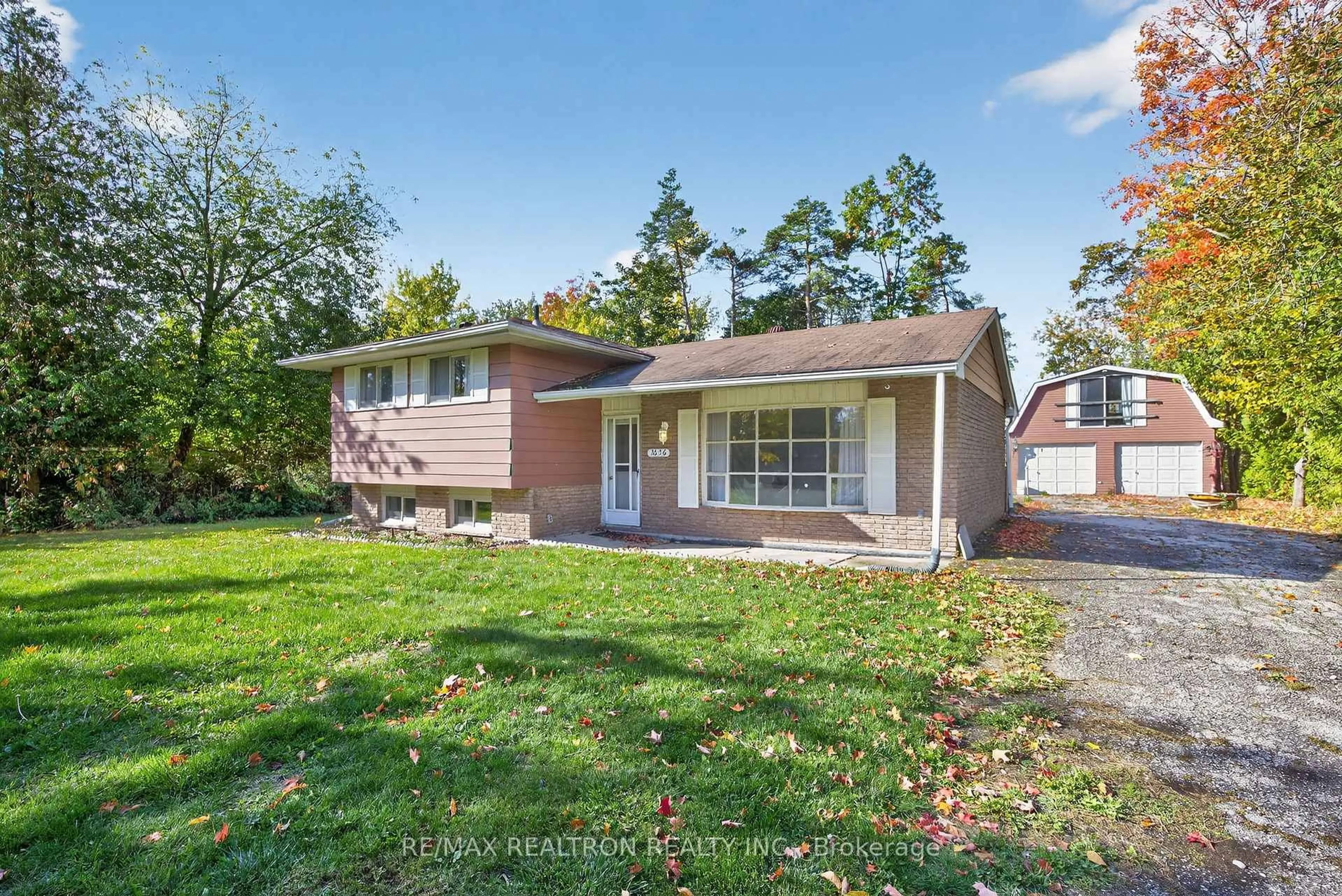 Home with brick exterior material, street for 3656 Maple Grove Rd, Innisfil Ontario L9S 3B2