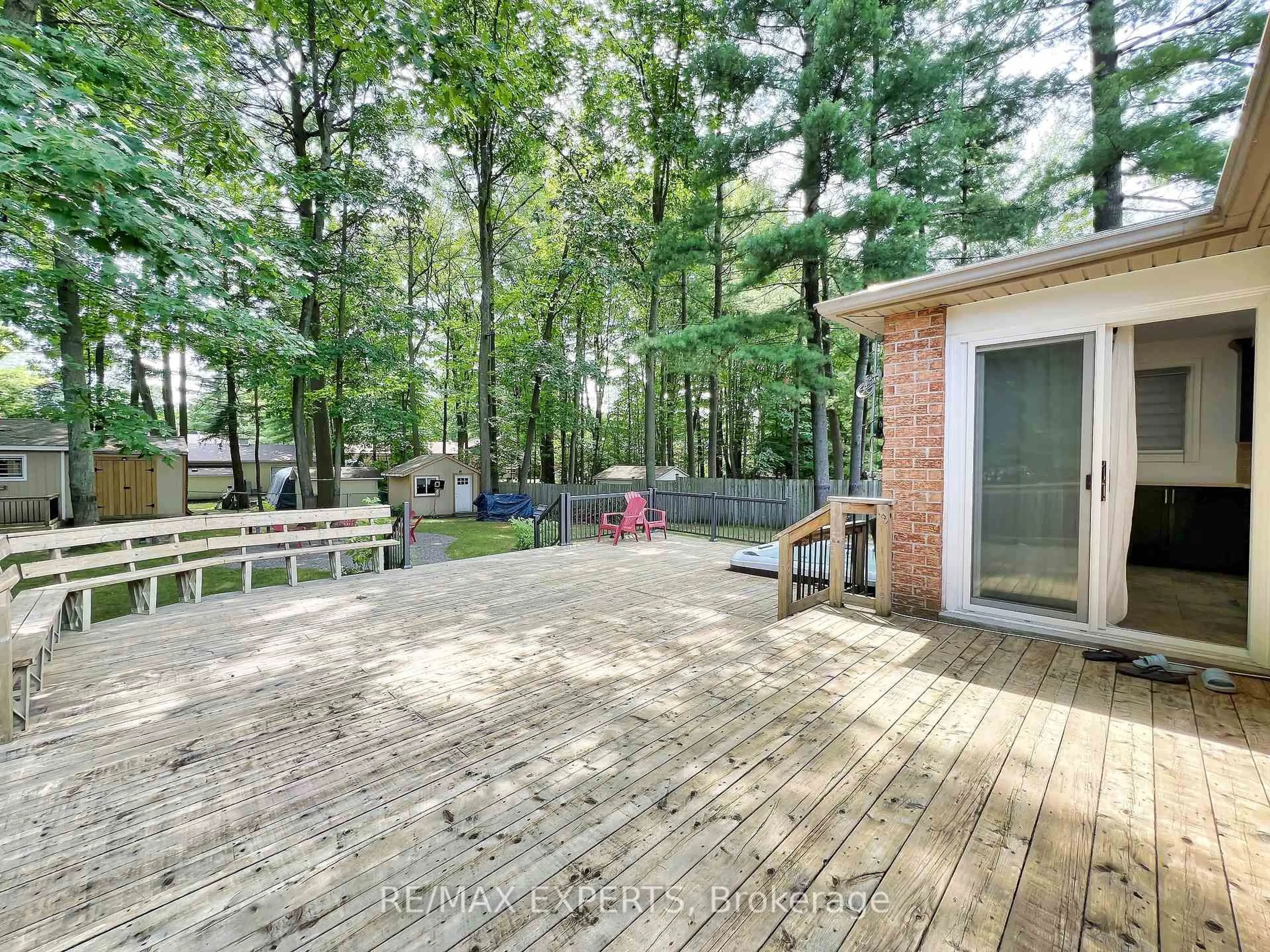 Patio, forest/trees view for 203 Park Ave, East Gwillimbury Ontario L9N 1J7