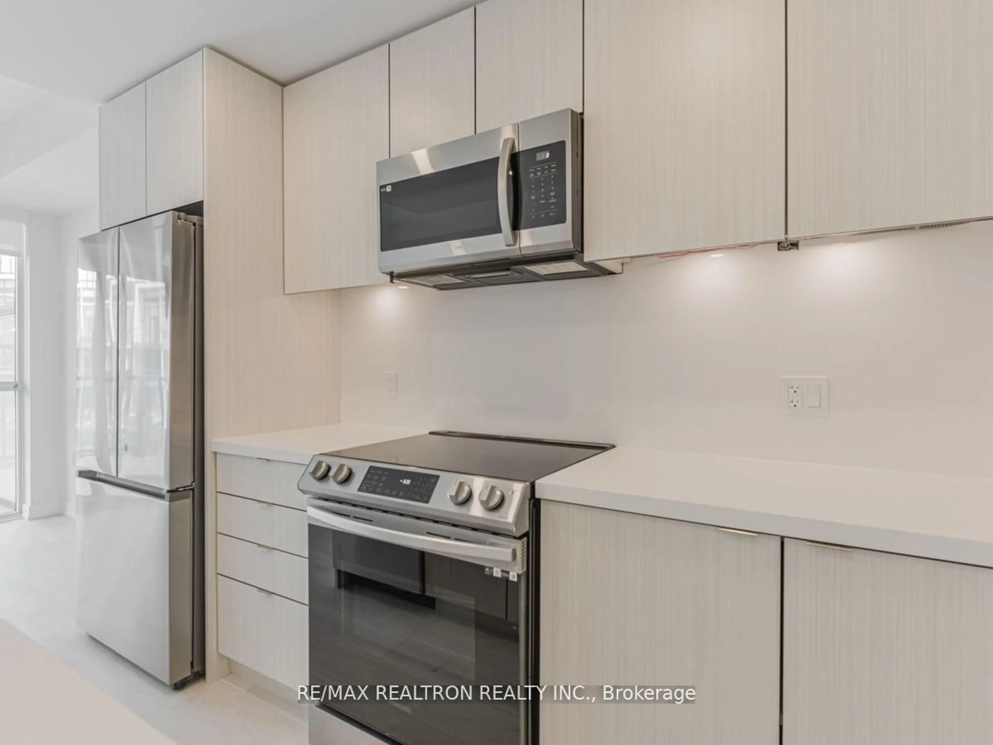 Standard kitchen, ceramic/tile floor for 415 Sea Ray Ave #329, Innisfil Ontario L9S 0N9