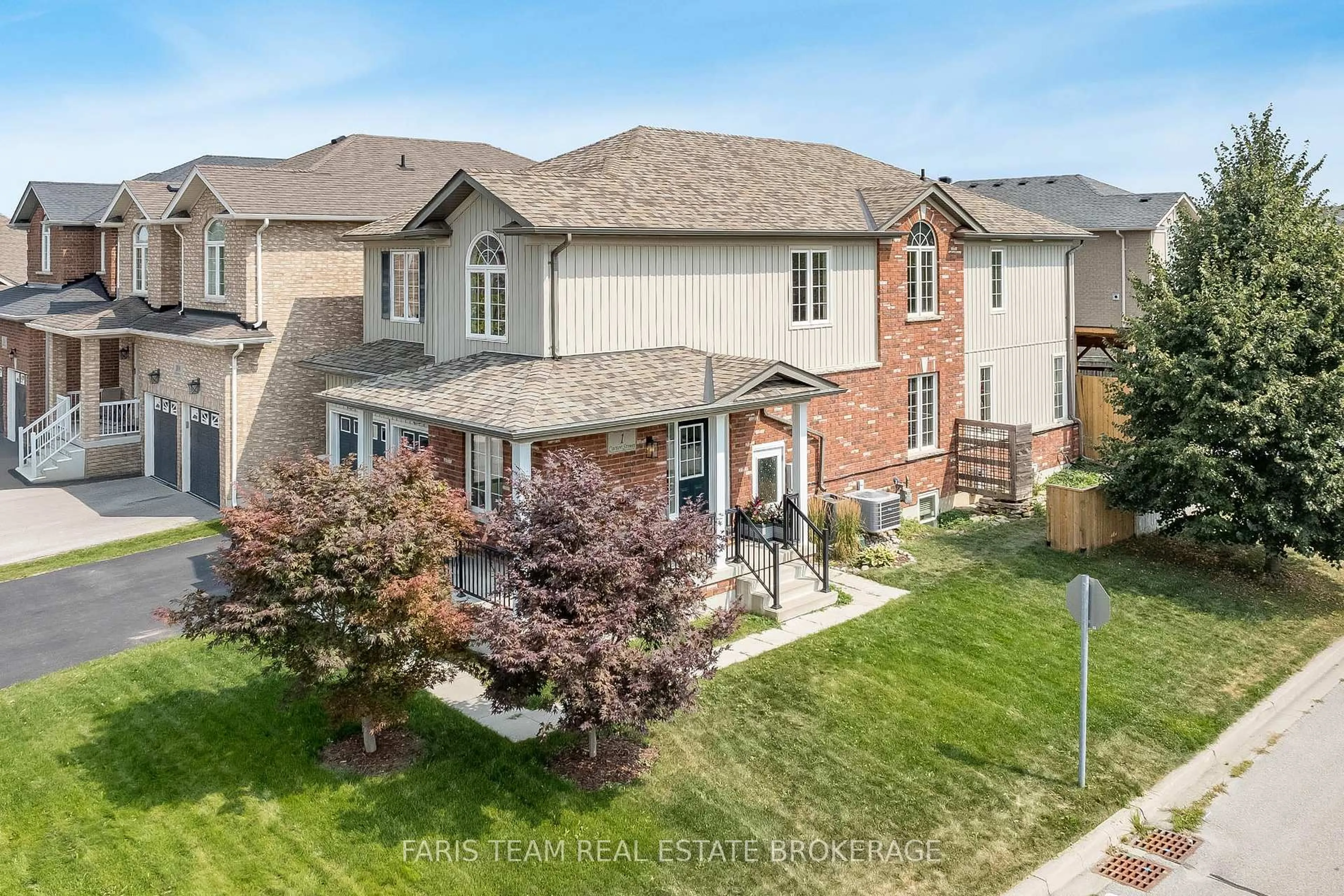 A pic from outside/outdoor area/front of a property/back of a property/a pic from drone, street for 1 Carter St, Bradford West Gwillimbury Ontario L3Z 0L2