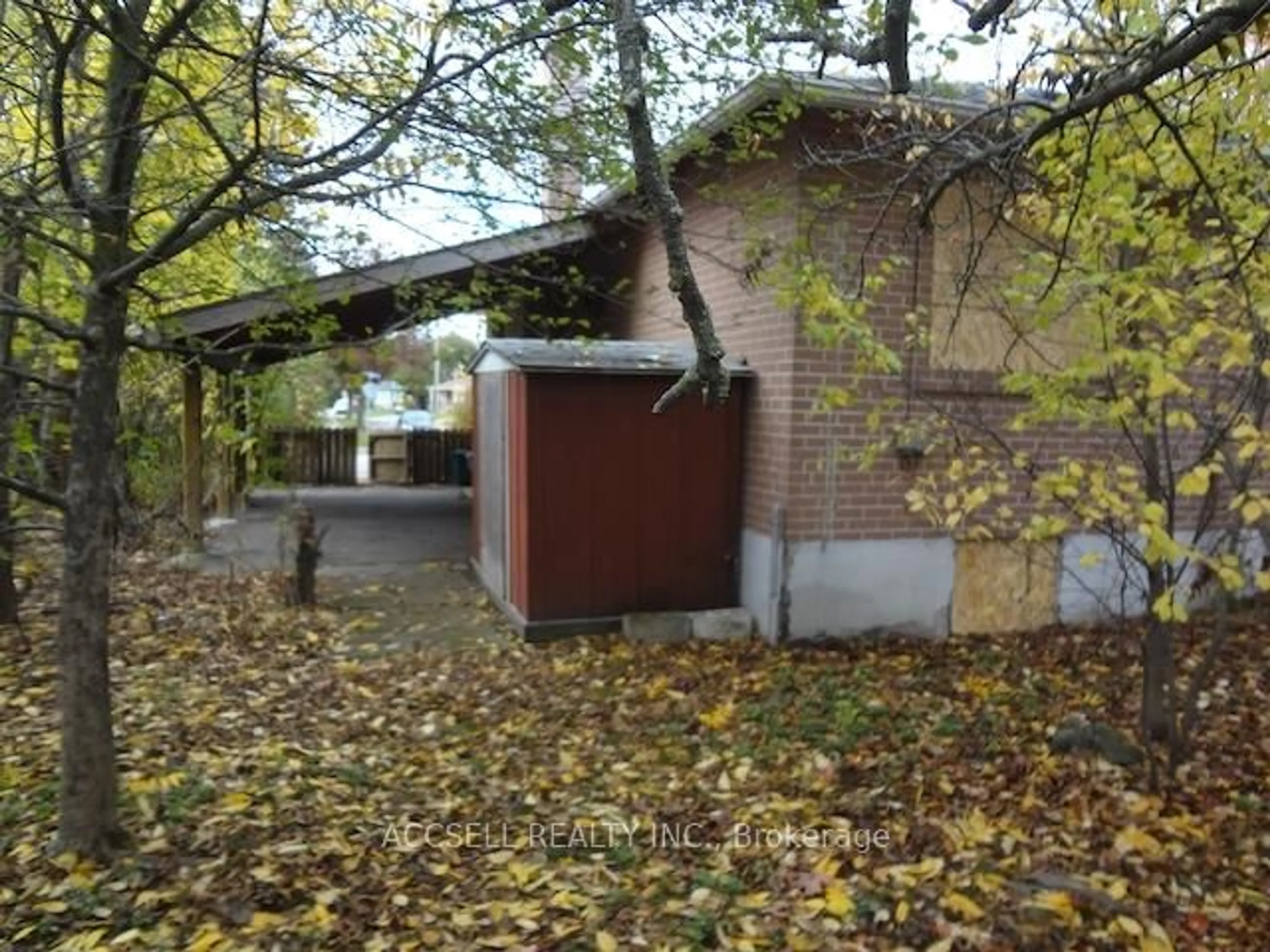 Unknown for 141 Harrison Dr, Newmarket Ontario L3Y 4P5