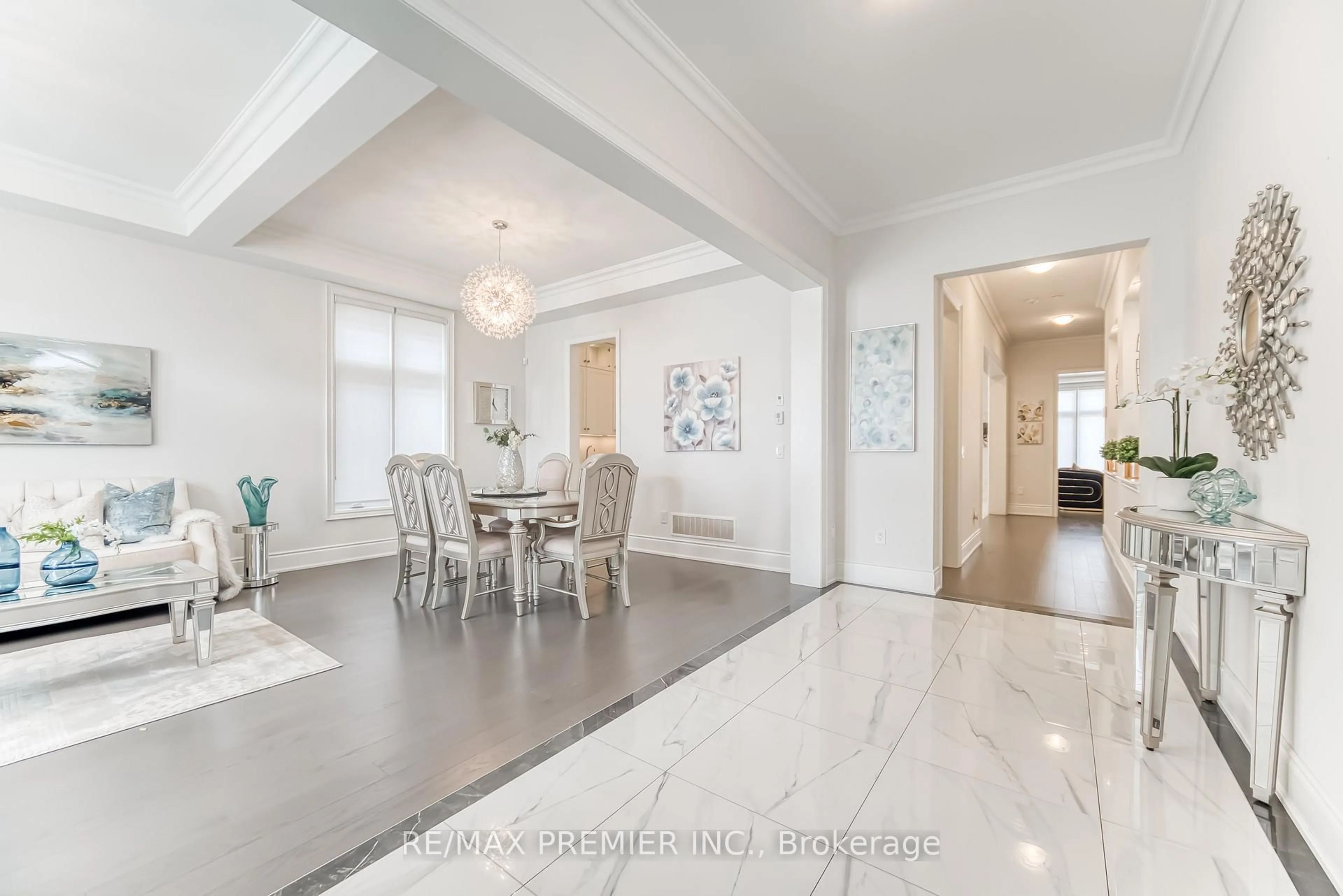 Dining room, ceramic/tile floor for 101 Appleyard Ave, Vaughan Ontario L4H 4N3