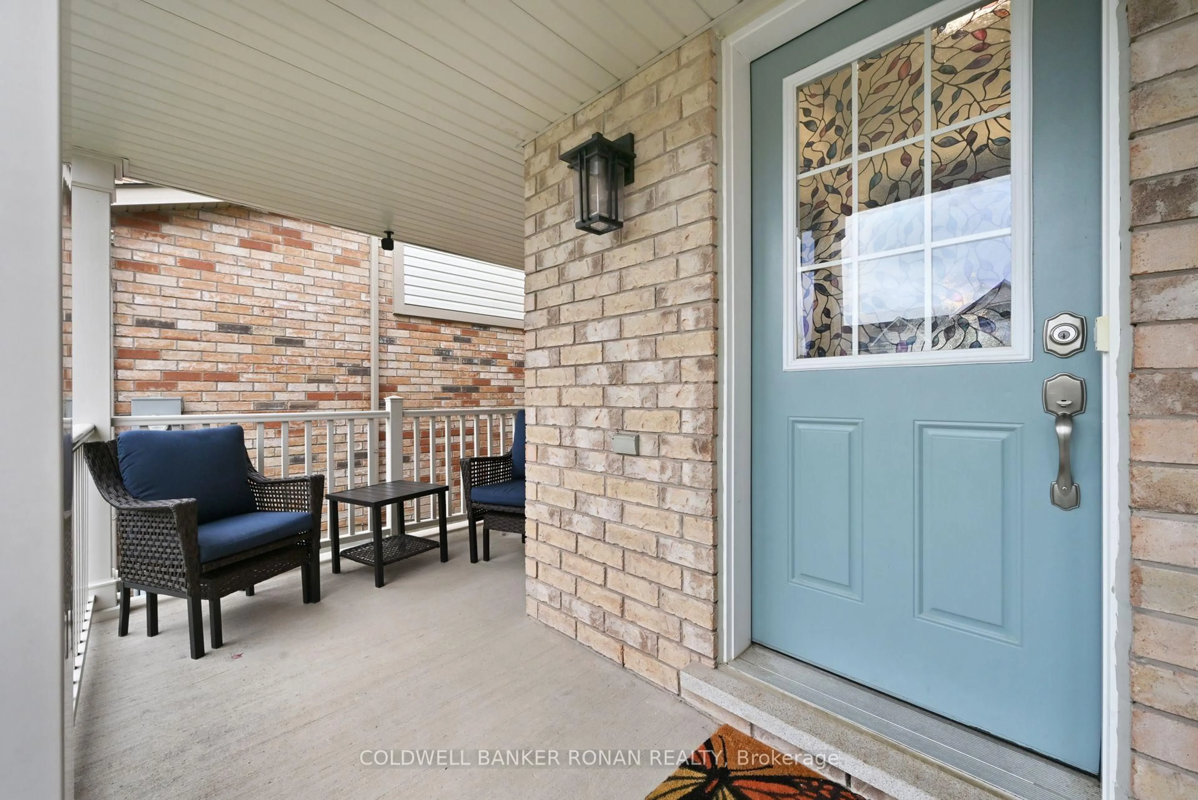 Indoor entryway for 18 Ferris Lane, New Tecumseth Ontario L9R 0H9