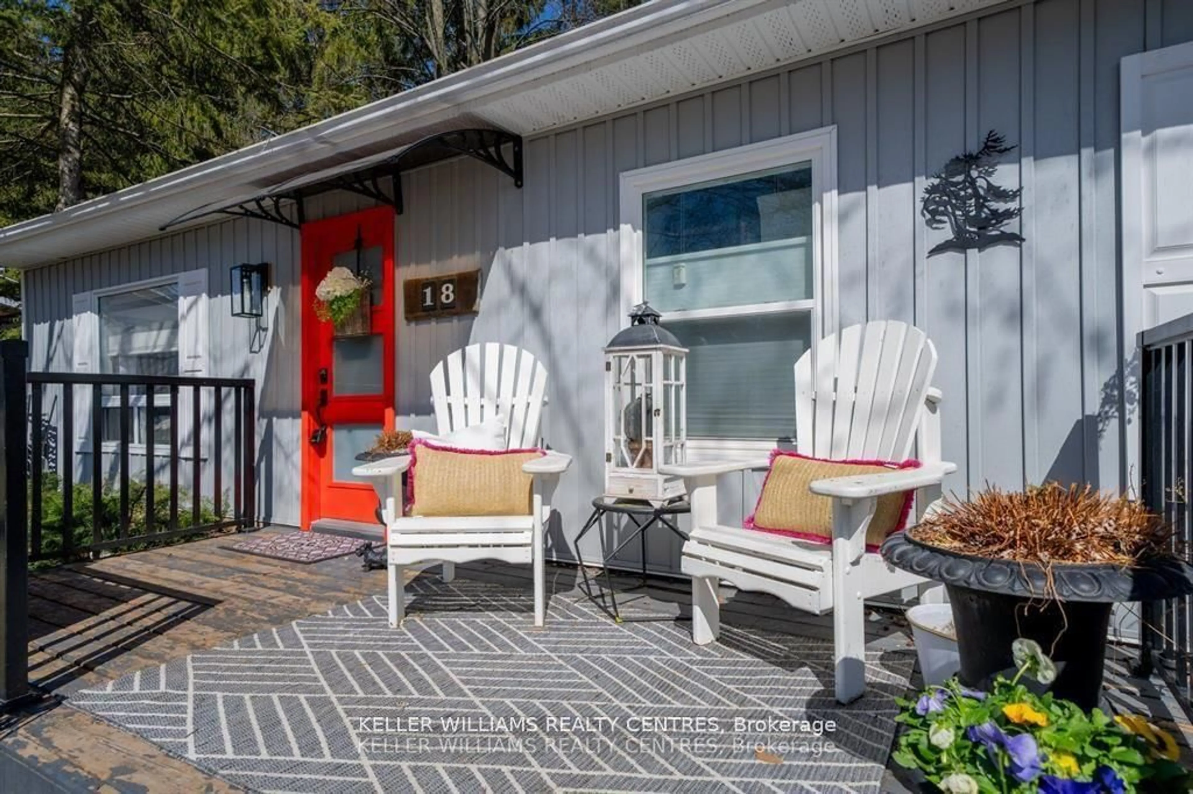 Patio, street for 18 Cherrywood Lane, Innisfil Ontario L9S 1M6