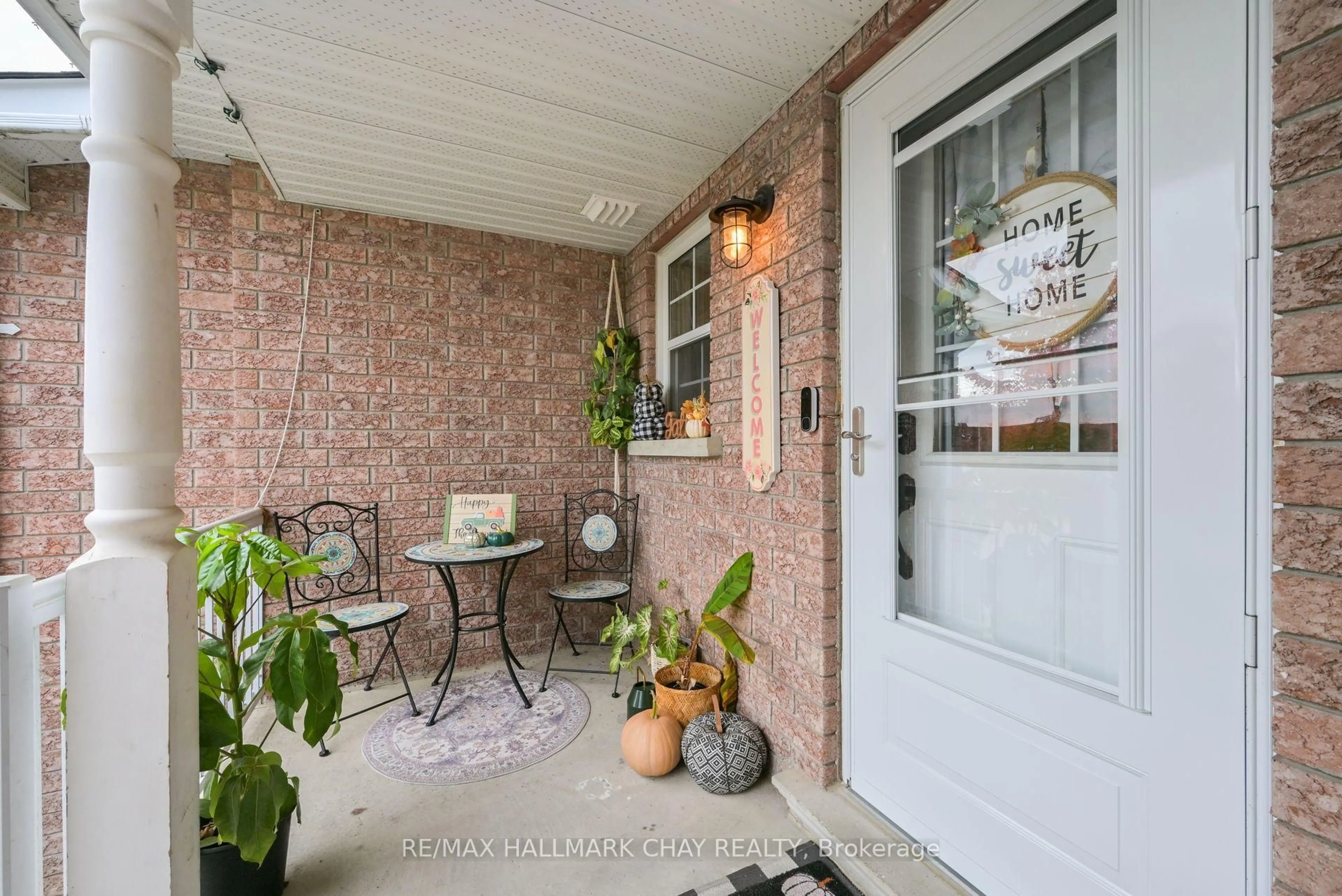 Patio, street for 96 Buchanan Dr, New Tecumseth Ontario L9R 0A3