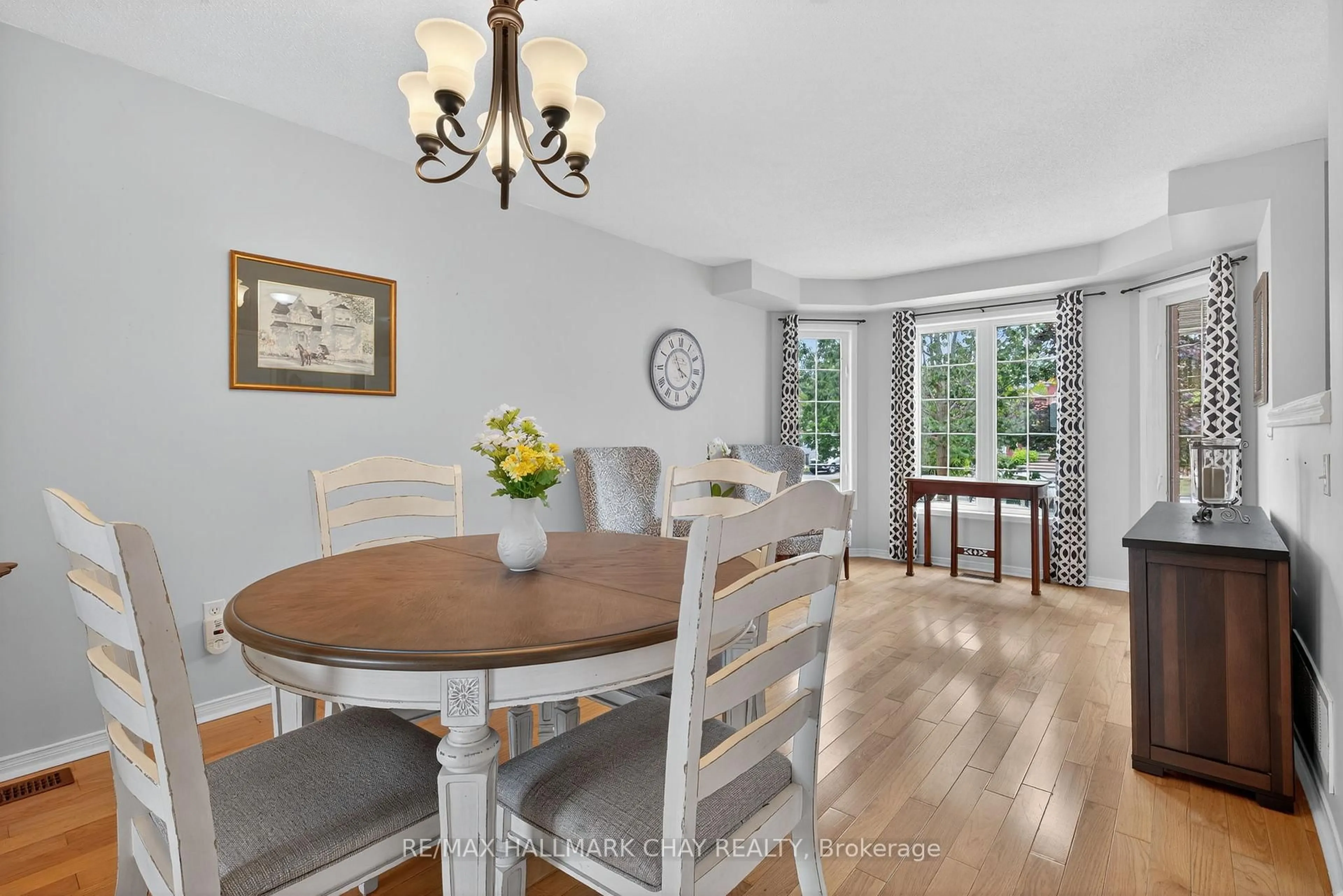 Dining room, unknown for 2017 Wilson St, Innisfil Ontario L9S 4X9