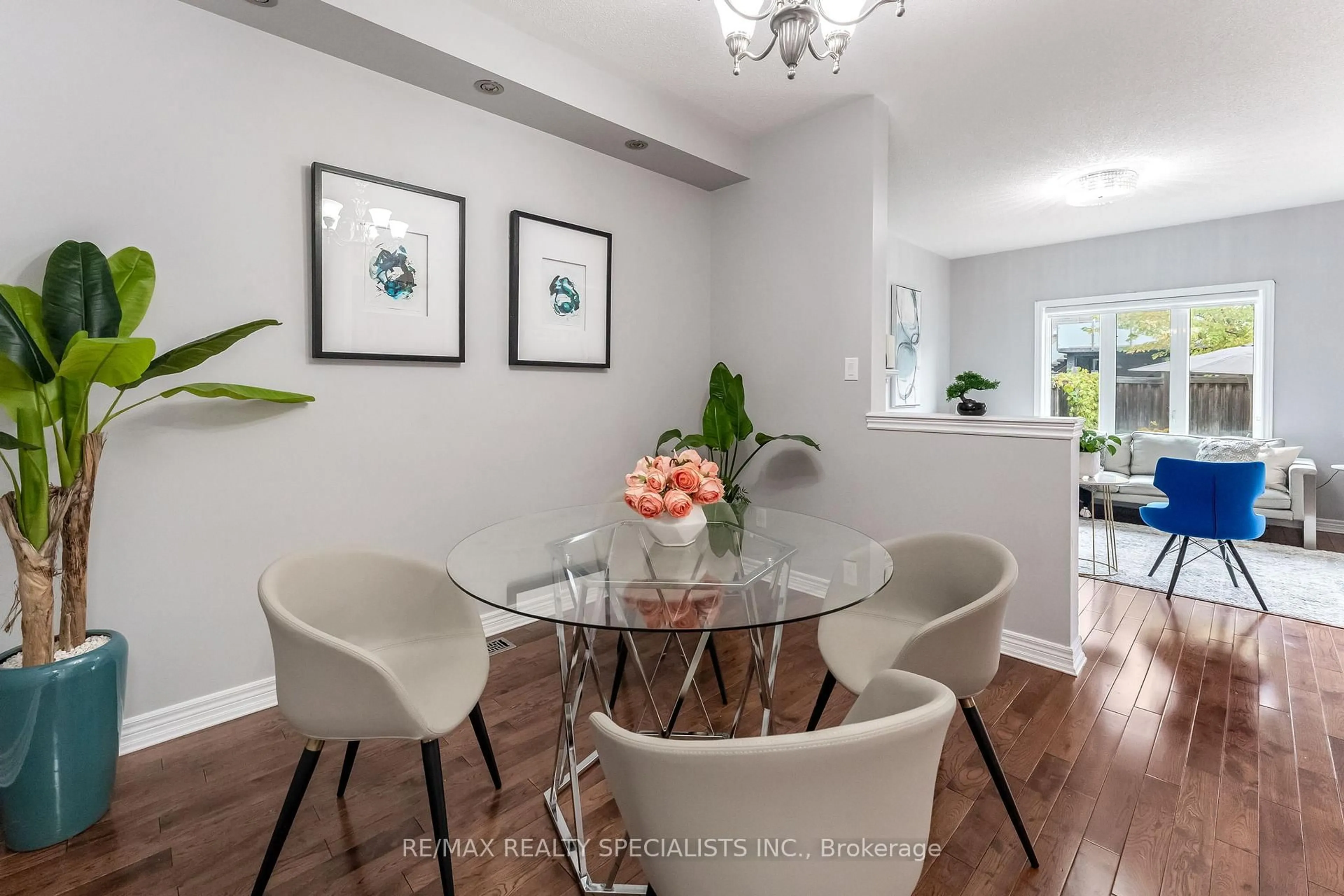 Dining room, wood/laminate floor for 43 Naylor Dr, Bradford West Gwillimbury Ontario L3Z 0J8