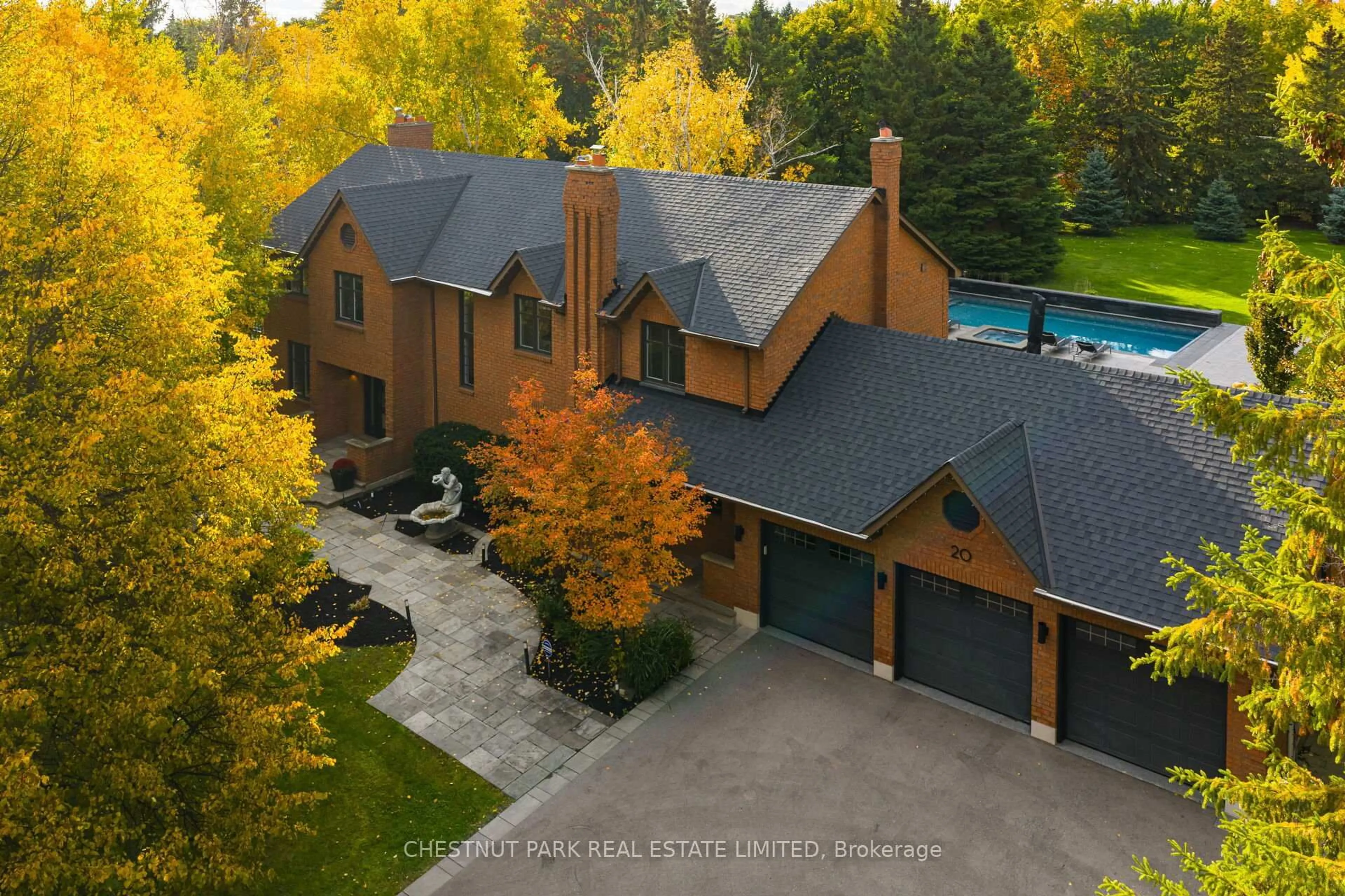 A pic from outside/outdoor area/front of a property/back of a property/a pic from drone, unknown for 20 Fenyrose Cres, Vaughan Ontario L4L 7B3